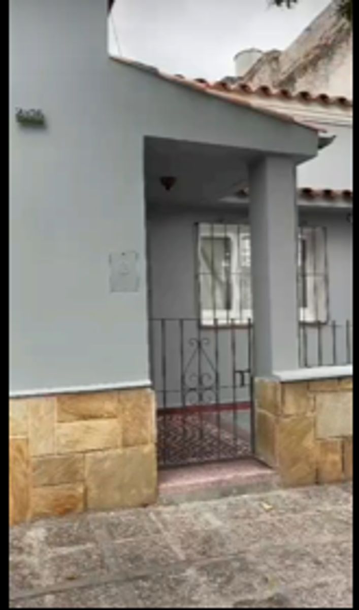 Propiedad lista para habitar, ideal para familia que busca confortybuena ubicación.