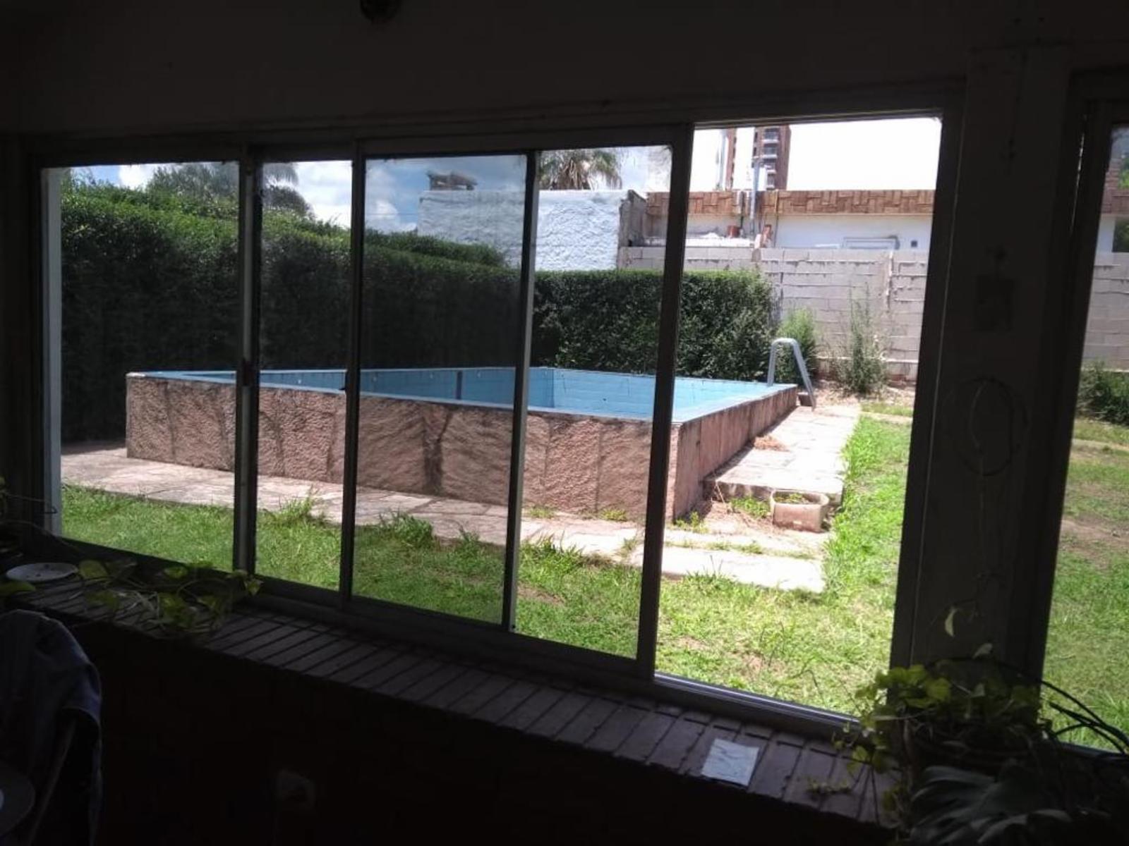VENDO EXCELENTE PROPIEDAD EN BARRIO SANTA RITA VILLA CARLOS PAZ