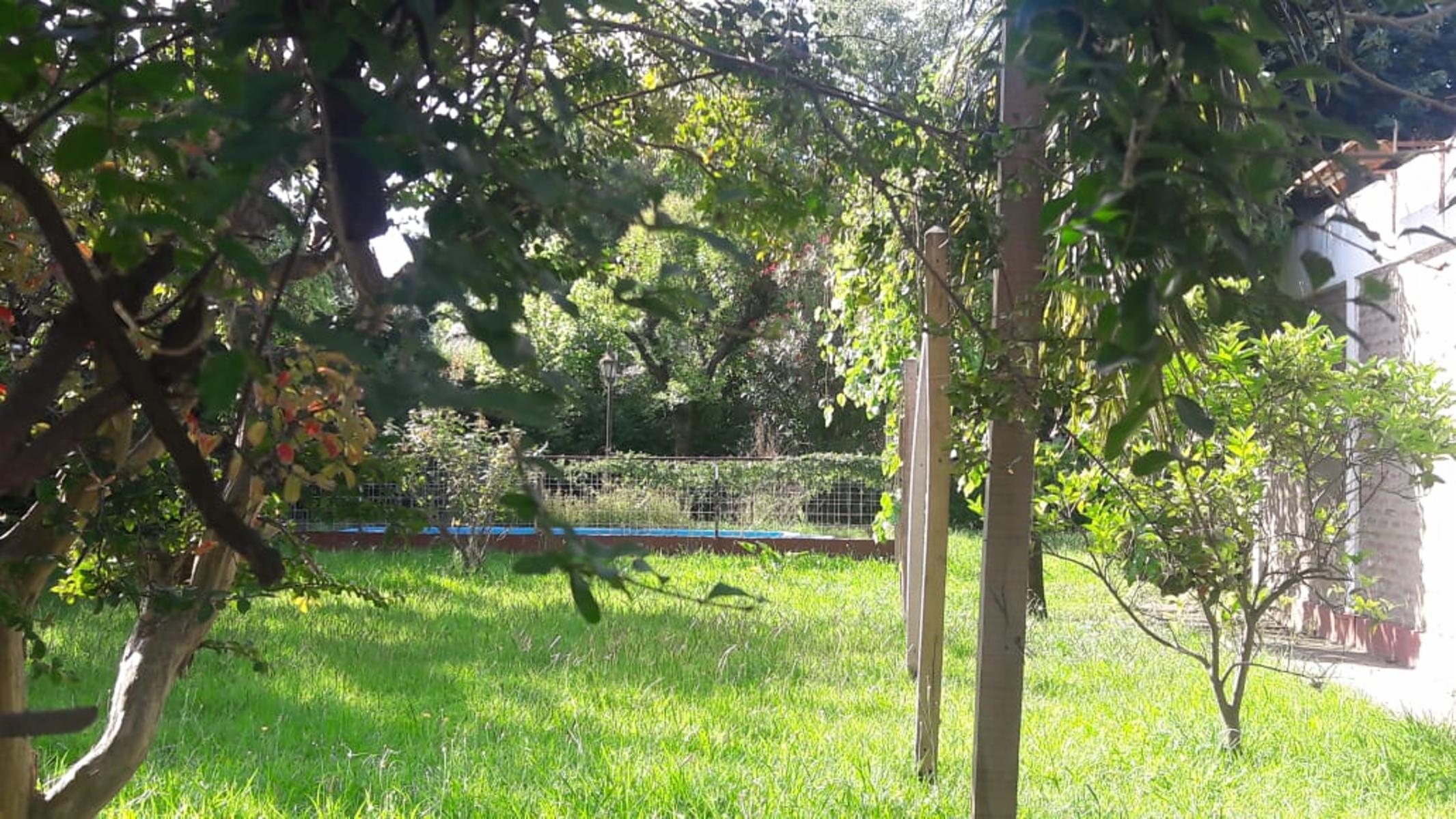 LOTE CON PILETA EN LA REJA