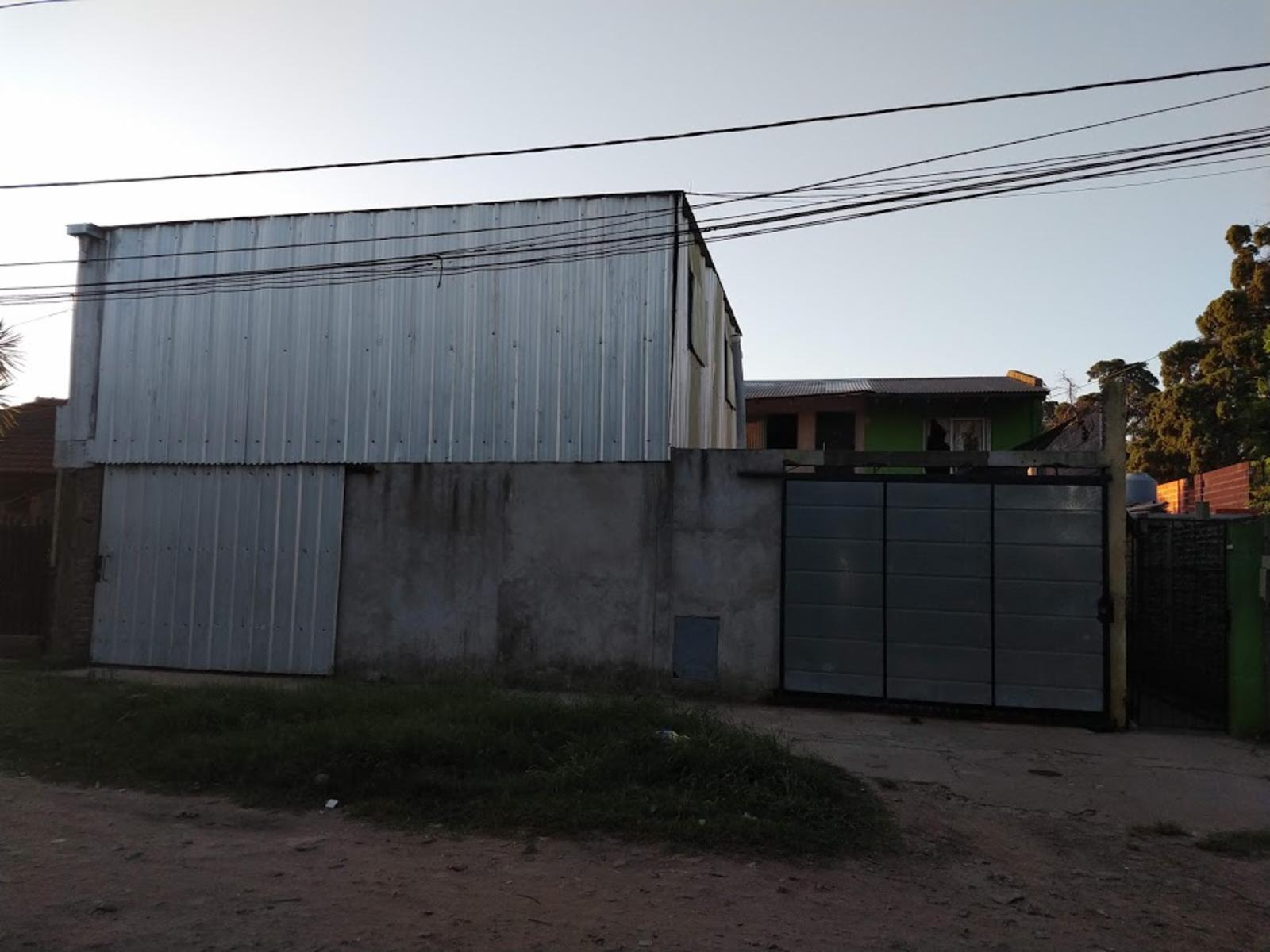 CASA CON GALPÓN EN FRANCISCO ALVAREZ