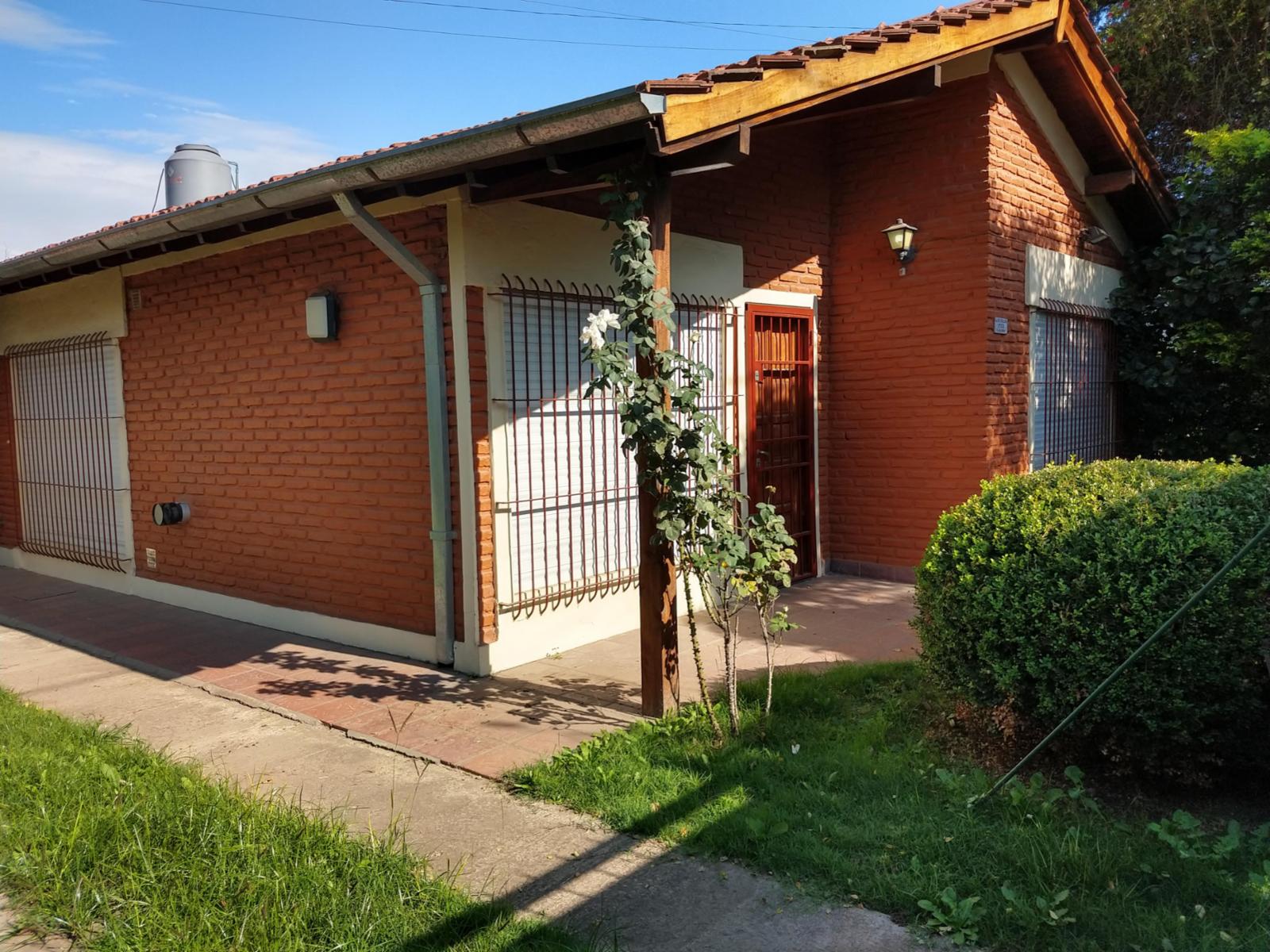 CASA EN FRANCISCO ALVAREZ EXCELENTE UBICACIÓN