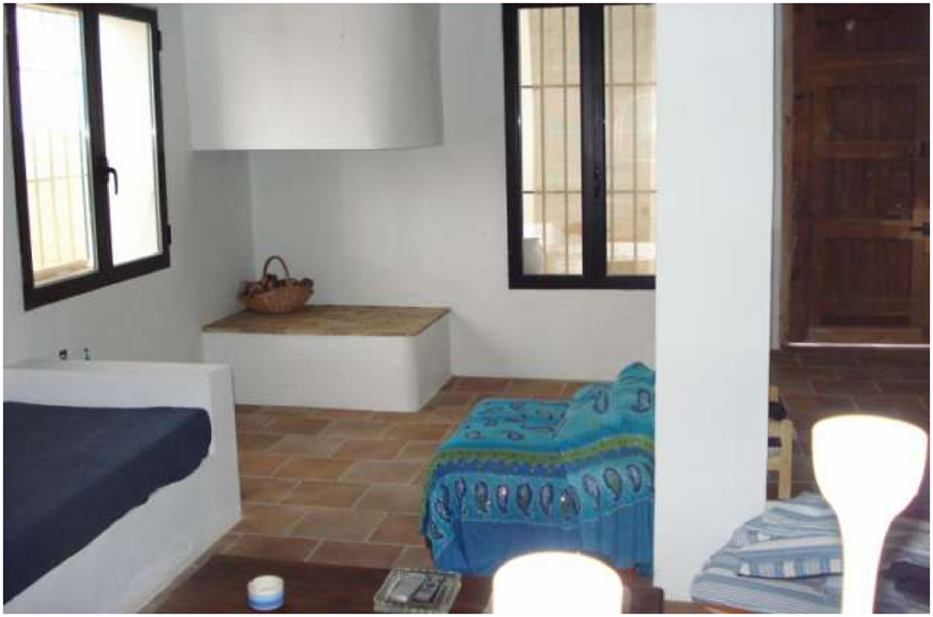 casa rural dentro de la ciudad en un entorno tranquilo sin vecinos rodeado de naturaleza también explotación turística.