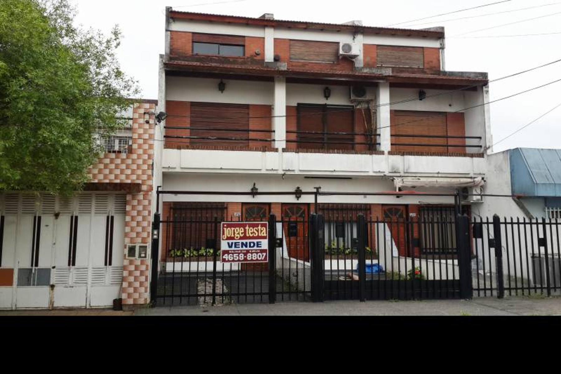 Exelente Triplex en San Lorenzo 1100, Haedo.
