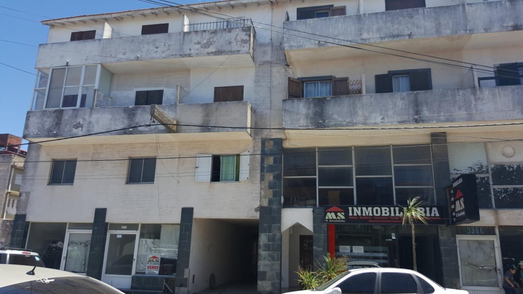 Departamento en Las Toninas, con cochera y a metros del mar