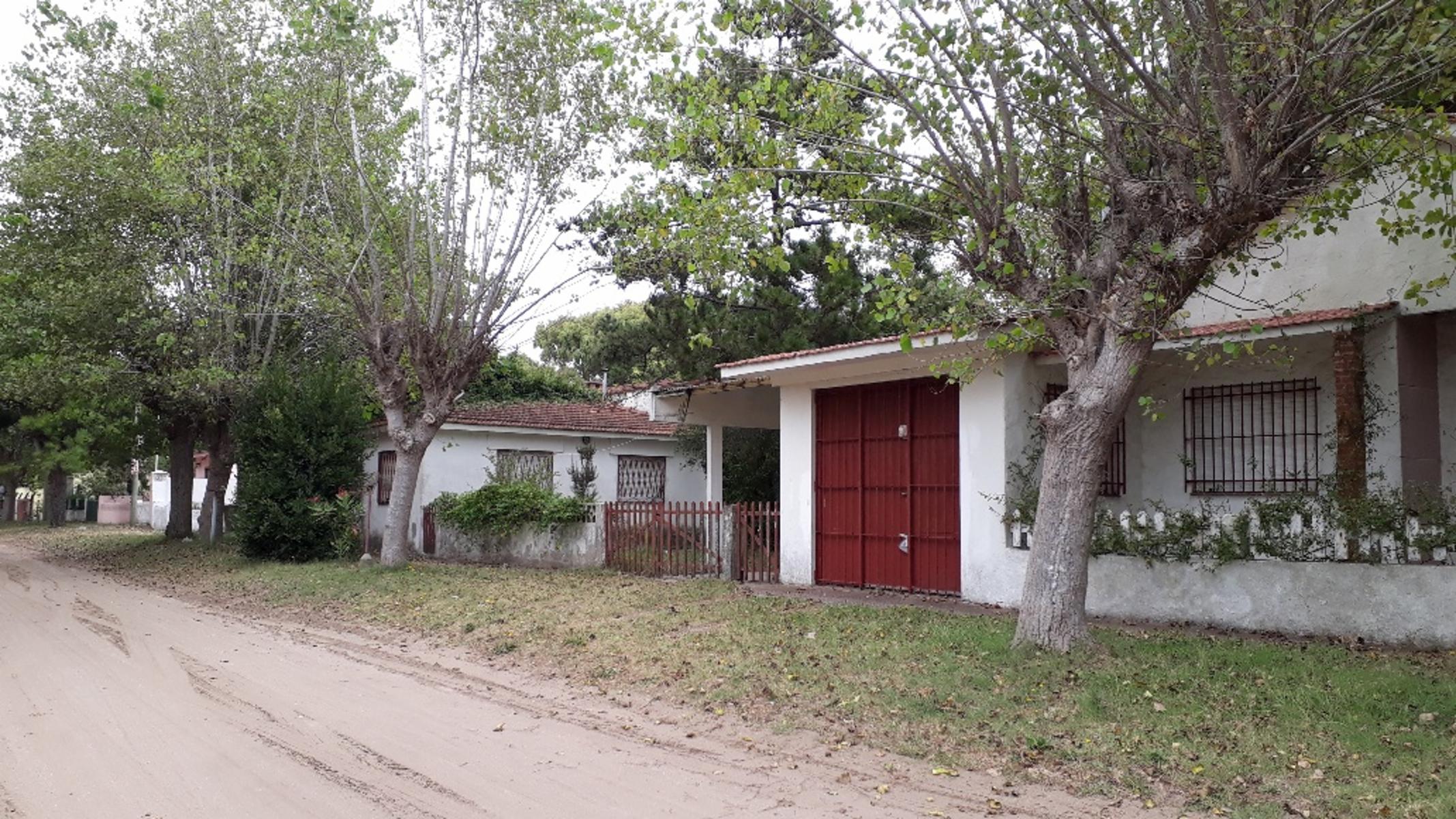 Venta de casa con departamento
