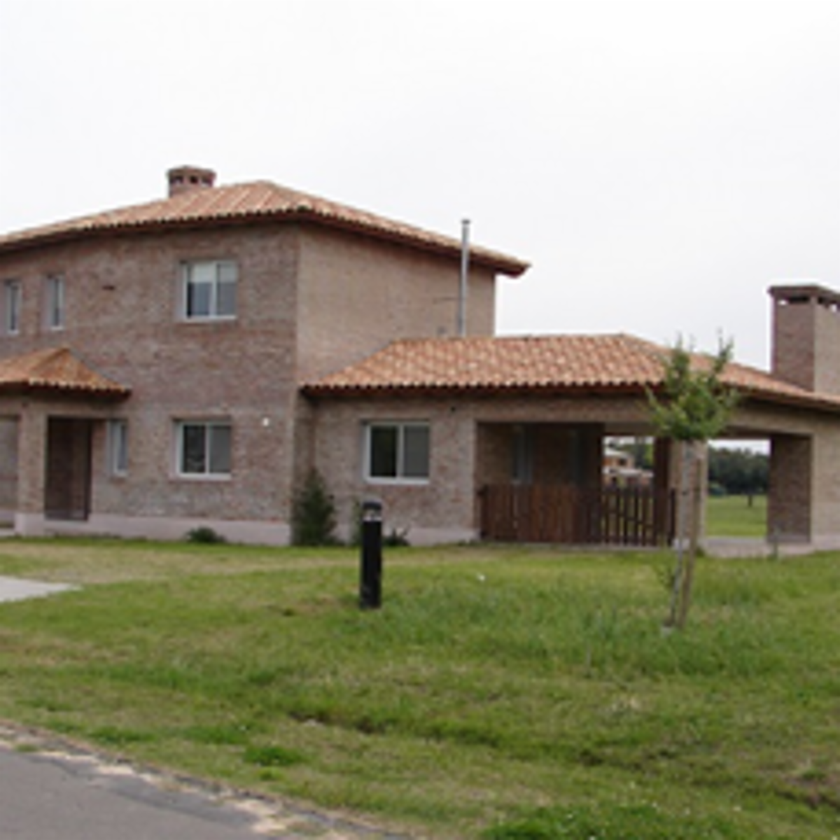VENDO CASA EN KENTUCKY CLUB DE CAMPO