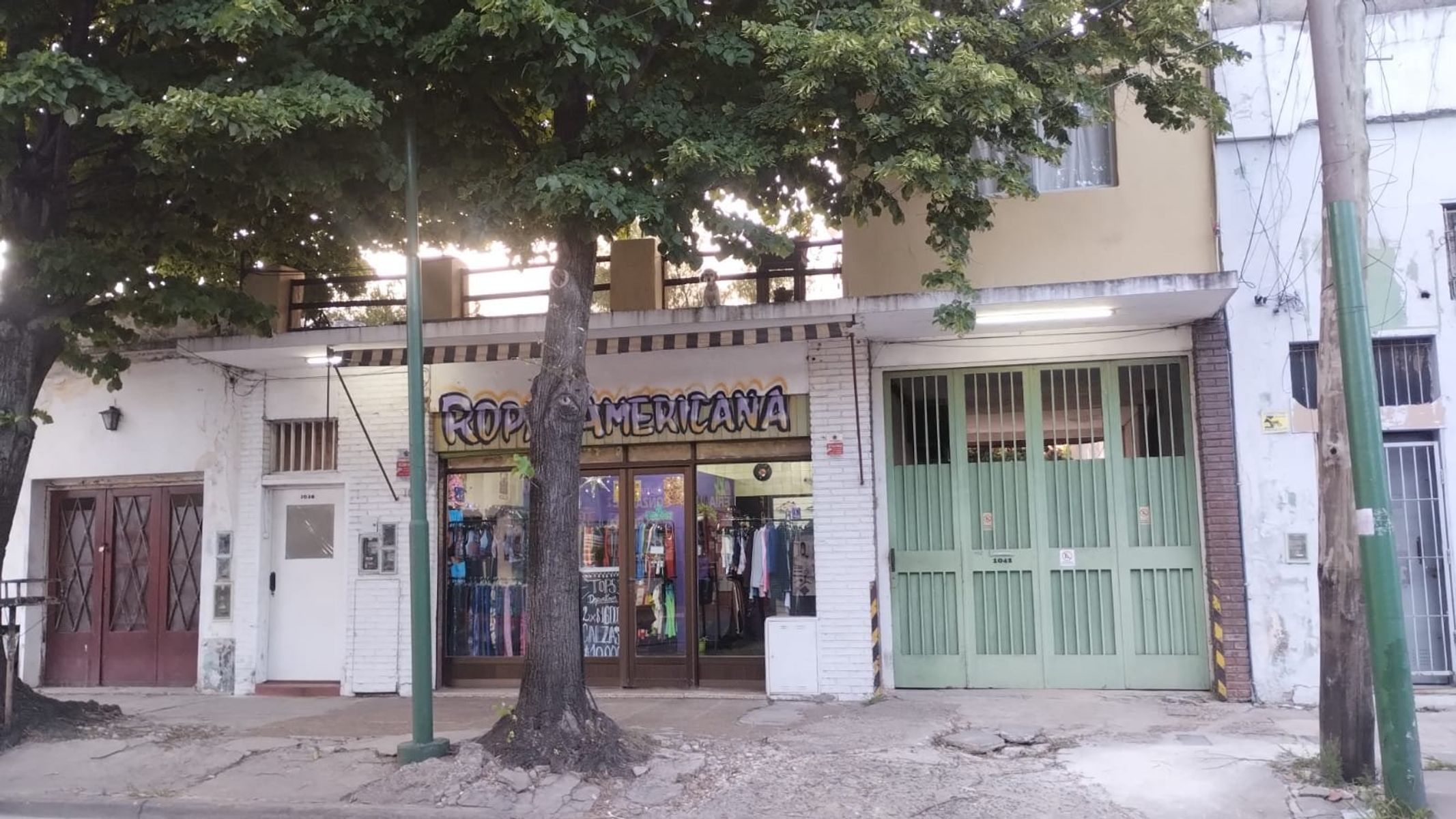 Local Comercial con 3 Departamentos