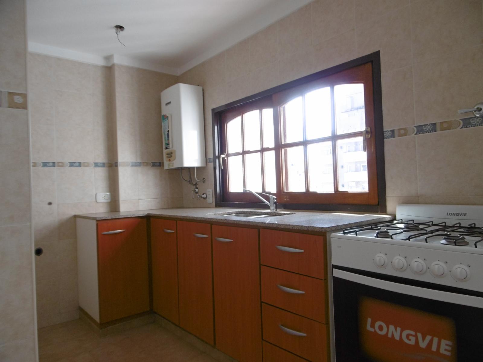 URQUIZA 1847 (8 "ocho" deptos.)