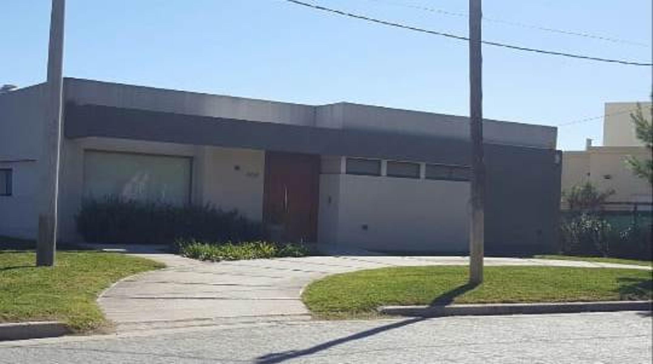 EXCELENTE PROPIEDAD. PRIMERA CALIDAD -