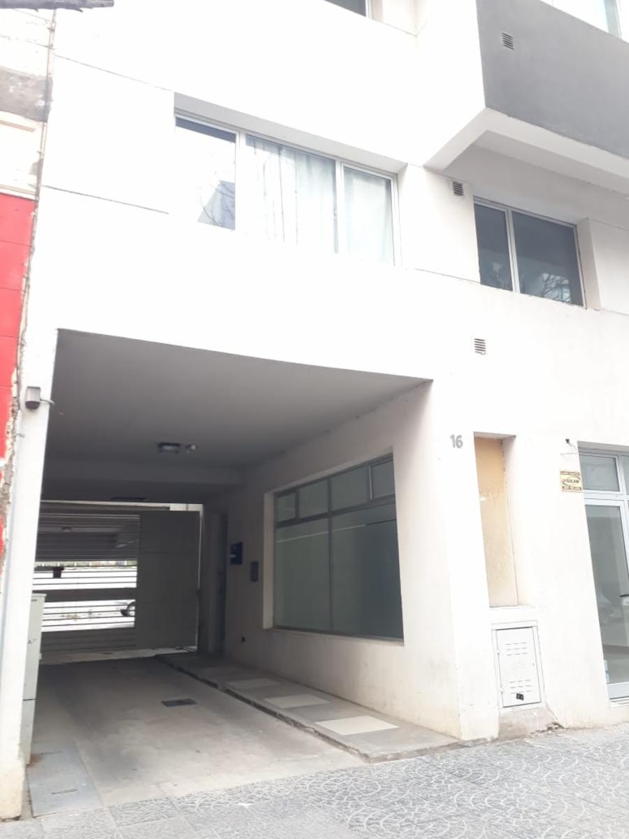 Alquiler cochera centrica roca 16