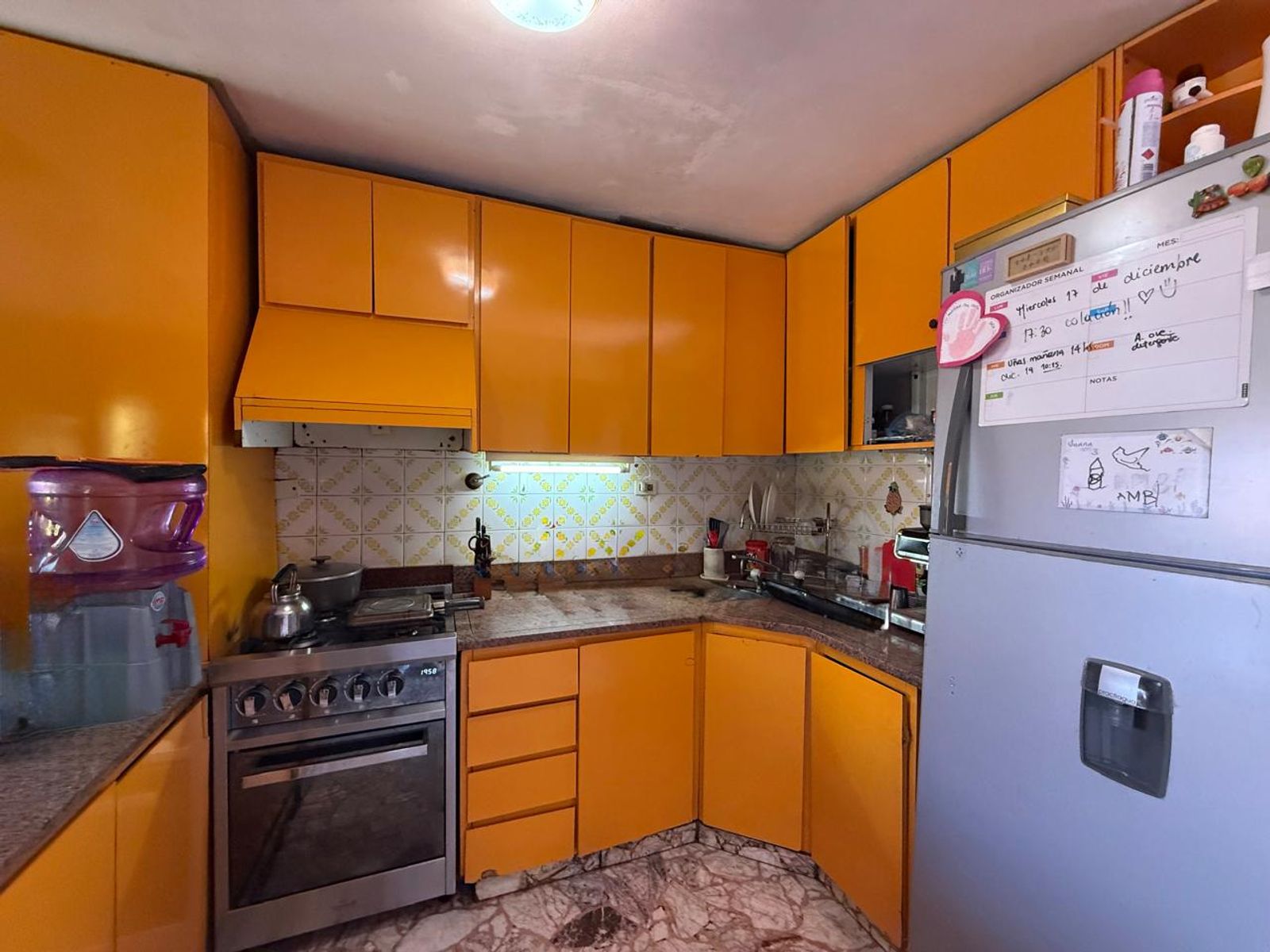 Casa 5 ambientes con local y cochera