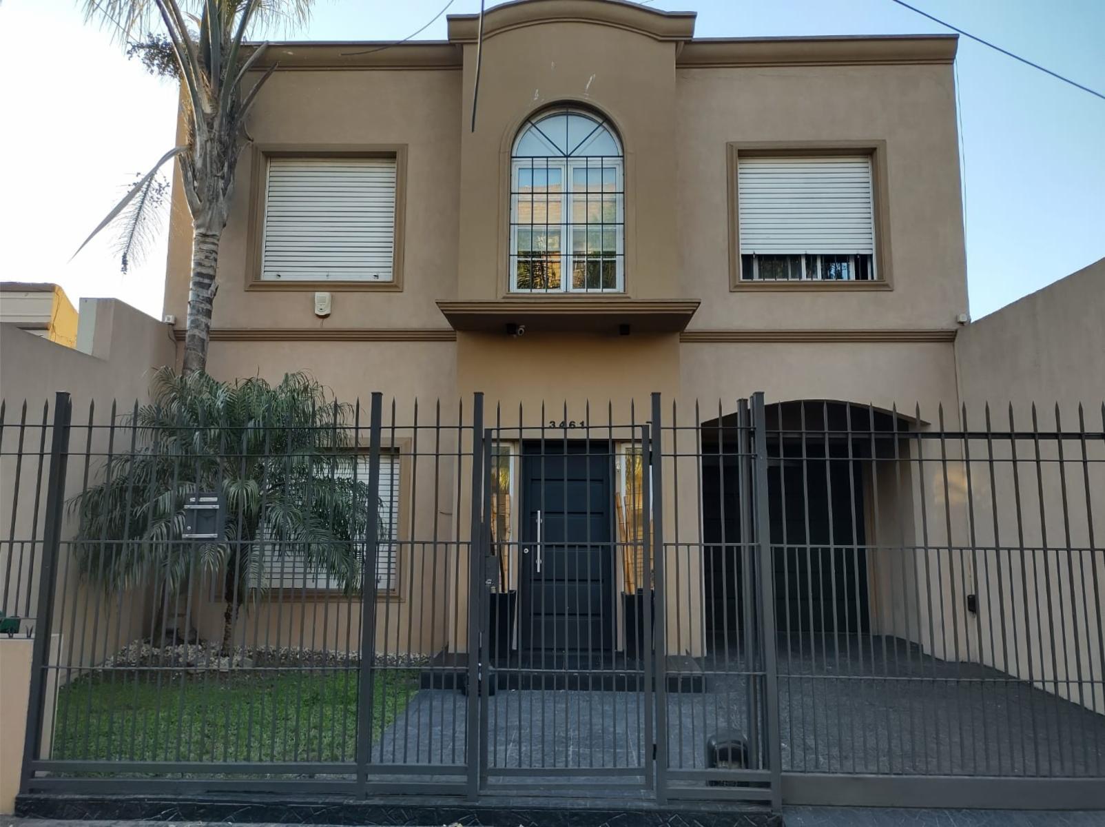 Espectacular Chalet 5 Ambientes Con Fondo Y Pileta