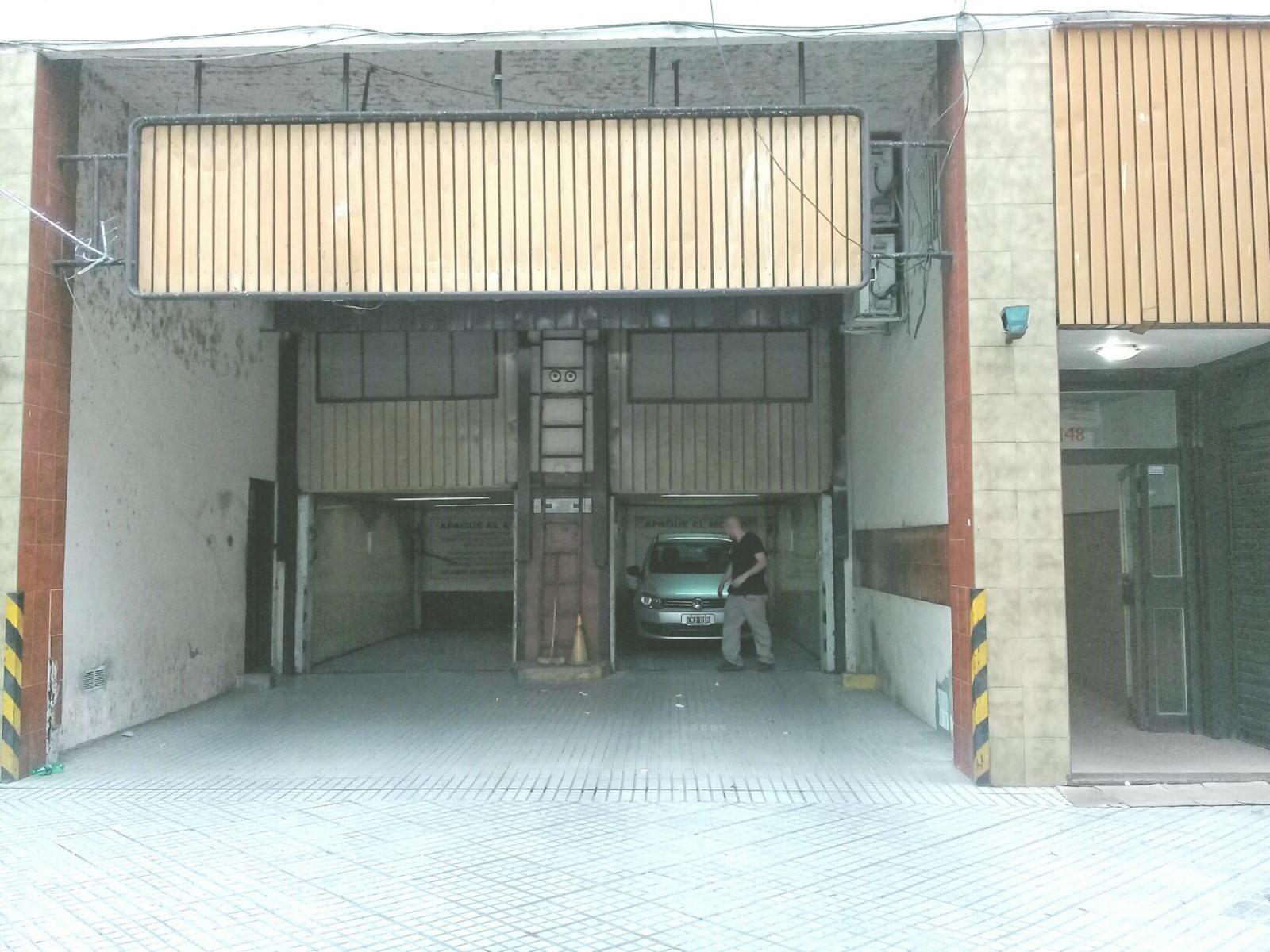 VENTA COCHERA CÉNTRICA - OPORTUNIDAD -