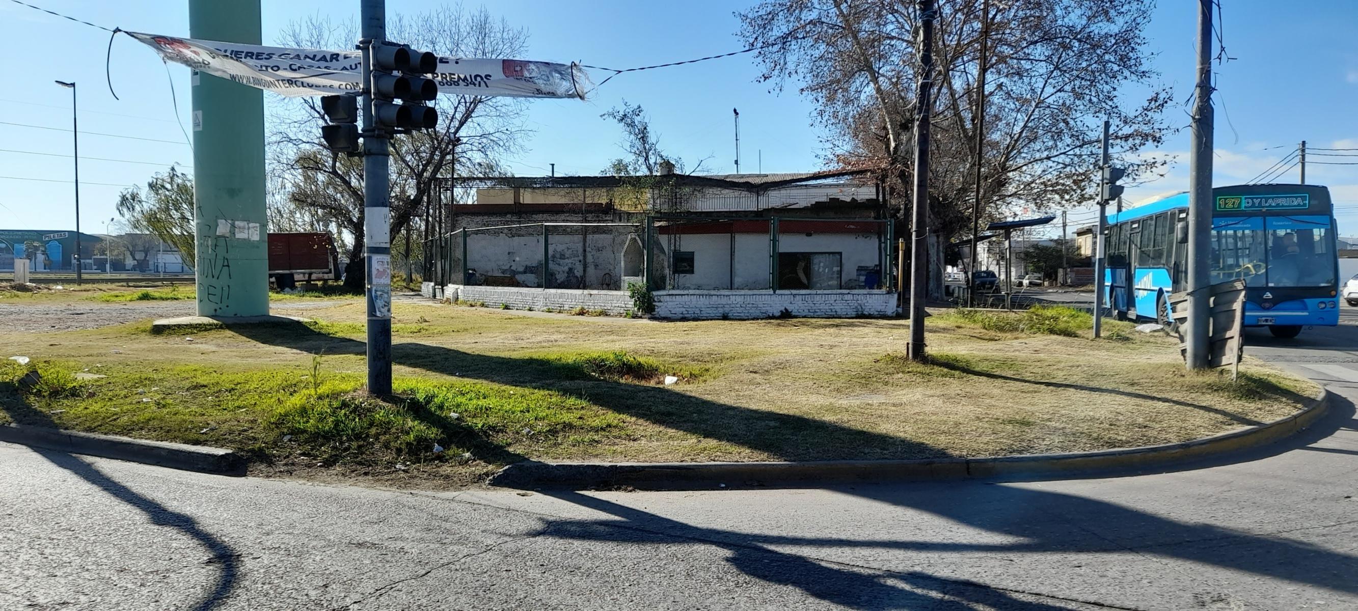 EXCELENTE ESQUINA OV. LAGOS Y CIRCUNVALACION