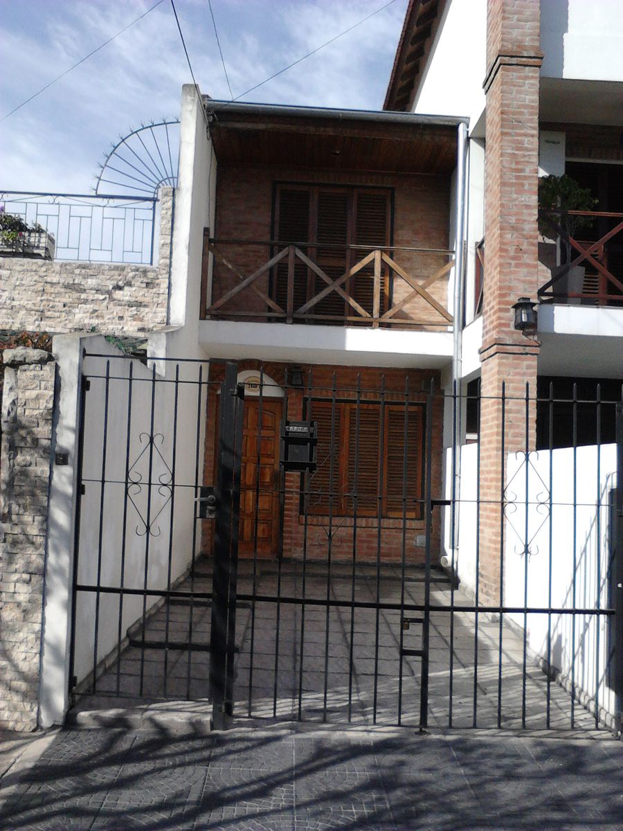 Triplex 4 amb con cochera