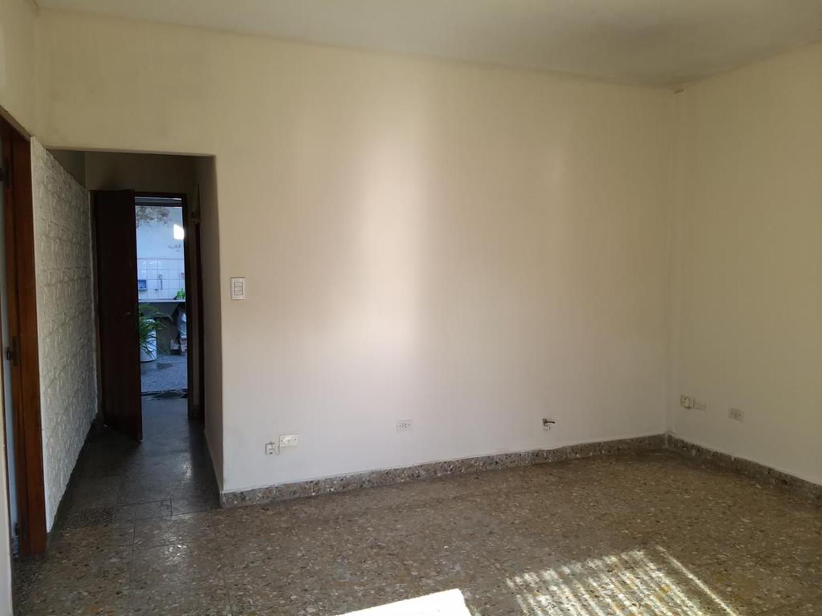 DPTO. 3 AMBIENTES C/BALCÓN, PATIO Y TERRAZA