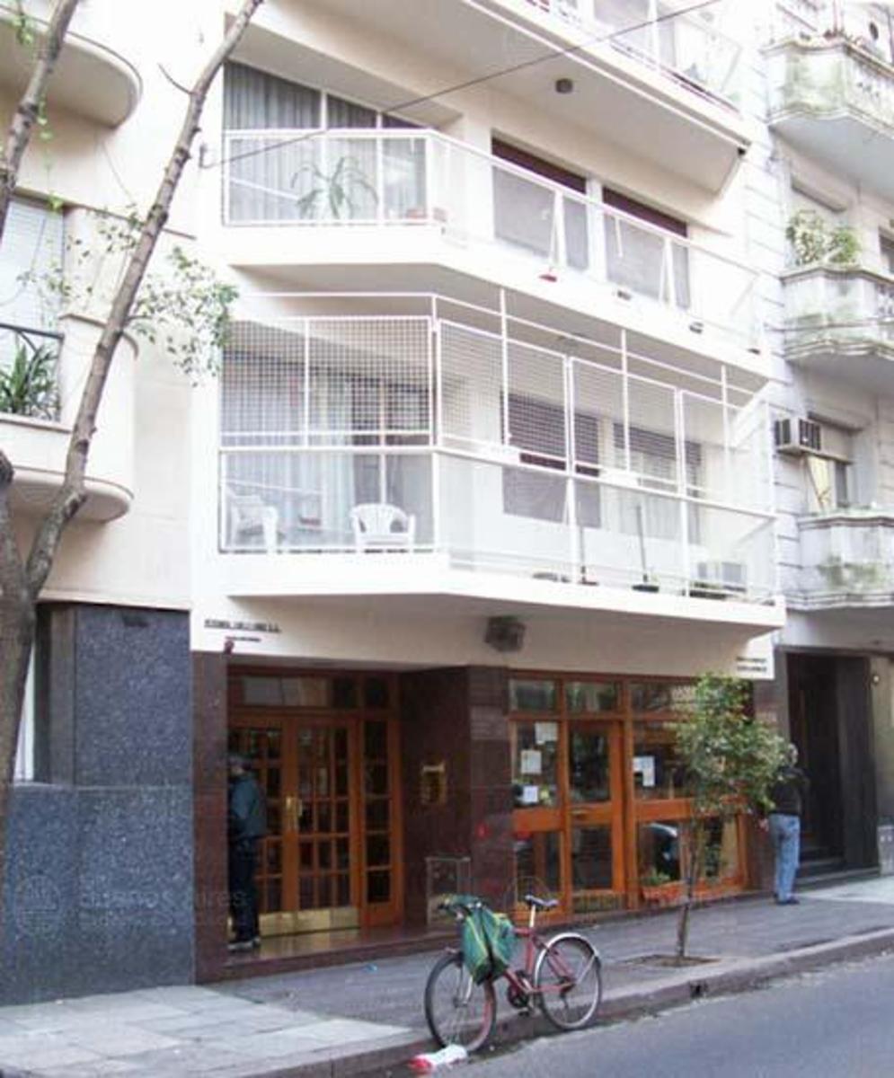 Semipiso de 3 Ambientes Al Frente con Gran Balcón
