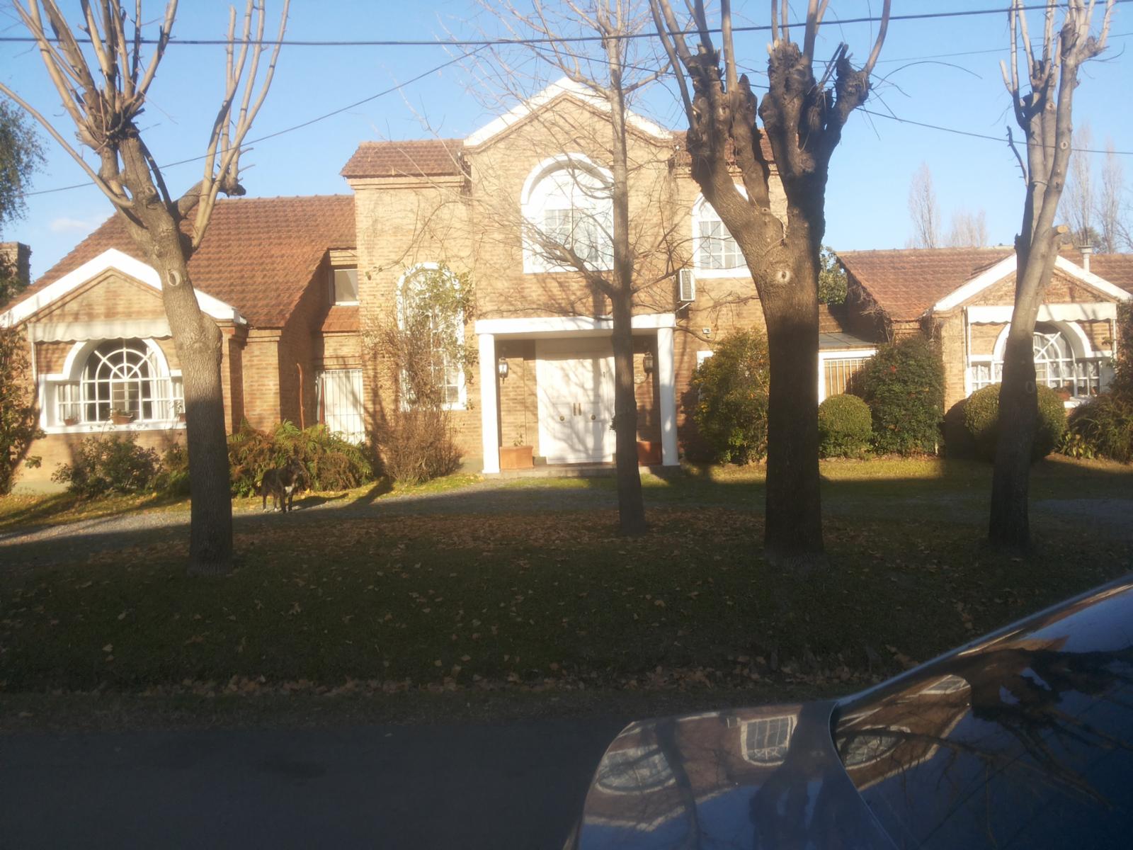 CASA EN VENTA EN BARRIO CERRADO LAS ACACIAS