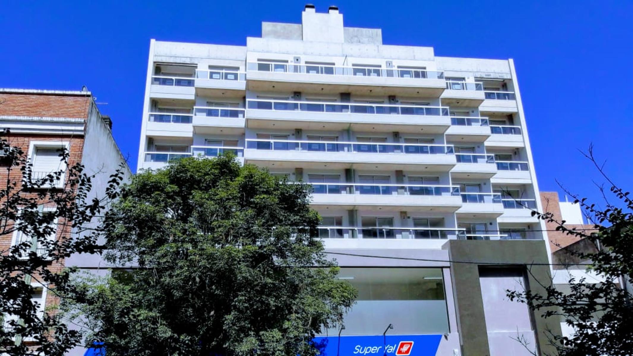 Departamentos de 1 y 2 Dorm. Categoria y Calidad sobre Ovidio Lagos,B° Gral Paz, construyo Henisa S.A , a estrenar