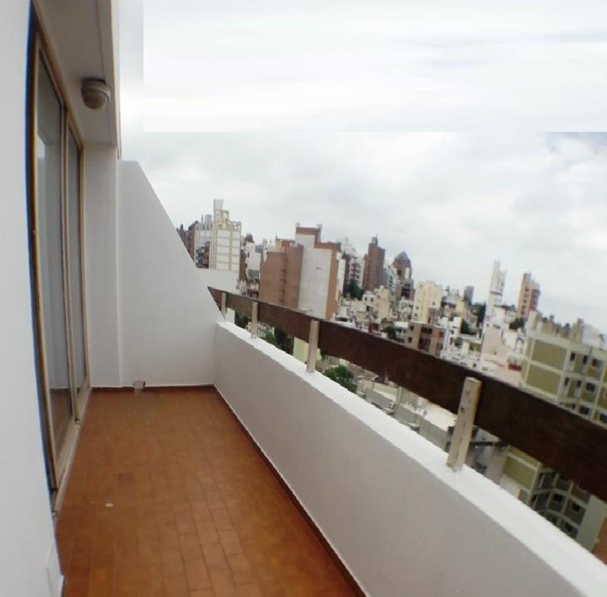 Espectacular , Irresistible , ,se Dueño en Nueva Cordoba ya  Duplex calle Ambrosio Olmos a mts d Universidad, u$$ 50000