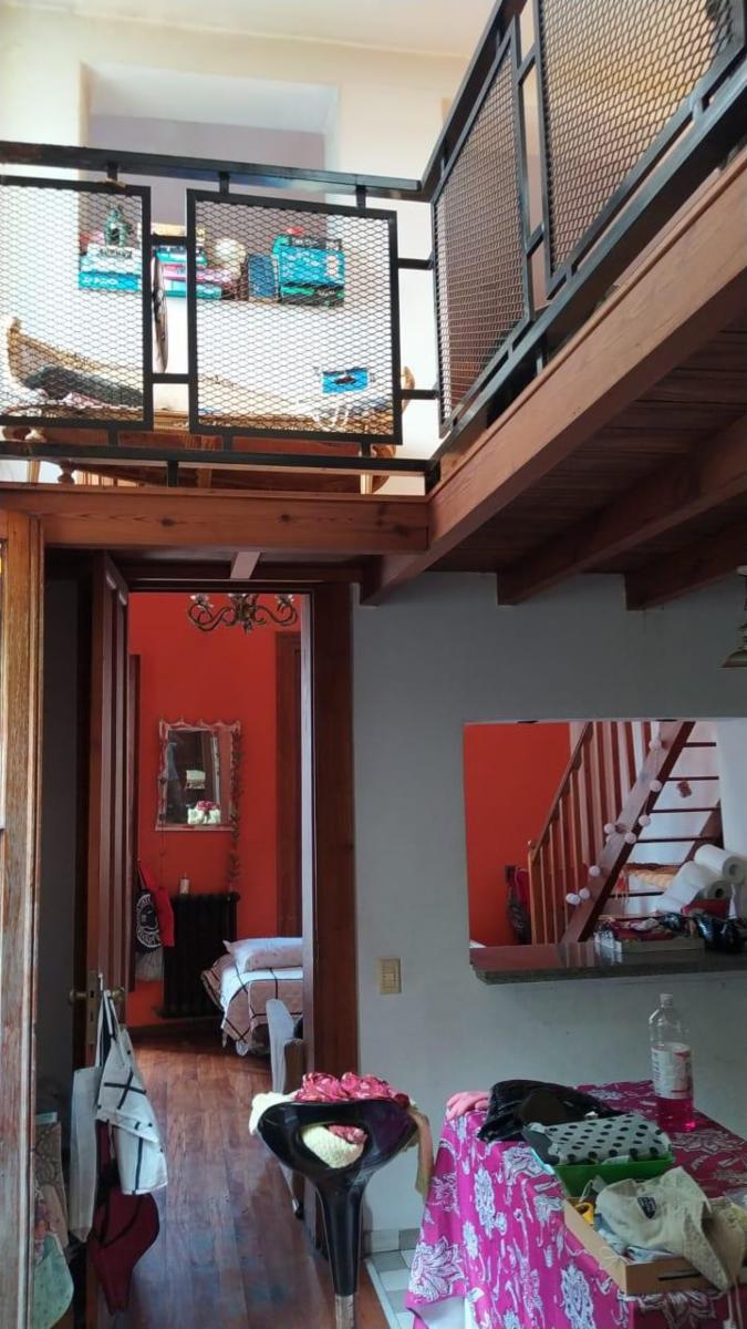 Casa de 5 Ambientes, Patio Y Terraza Con Parrilla.
