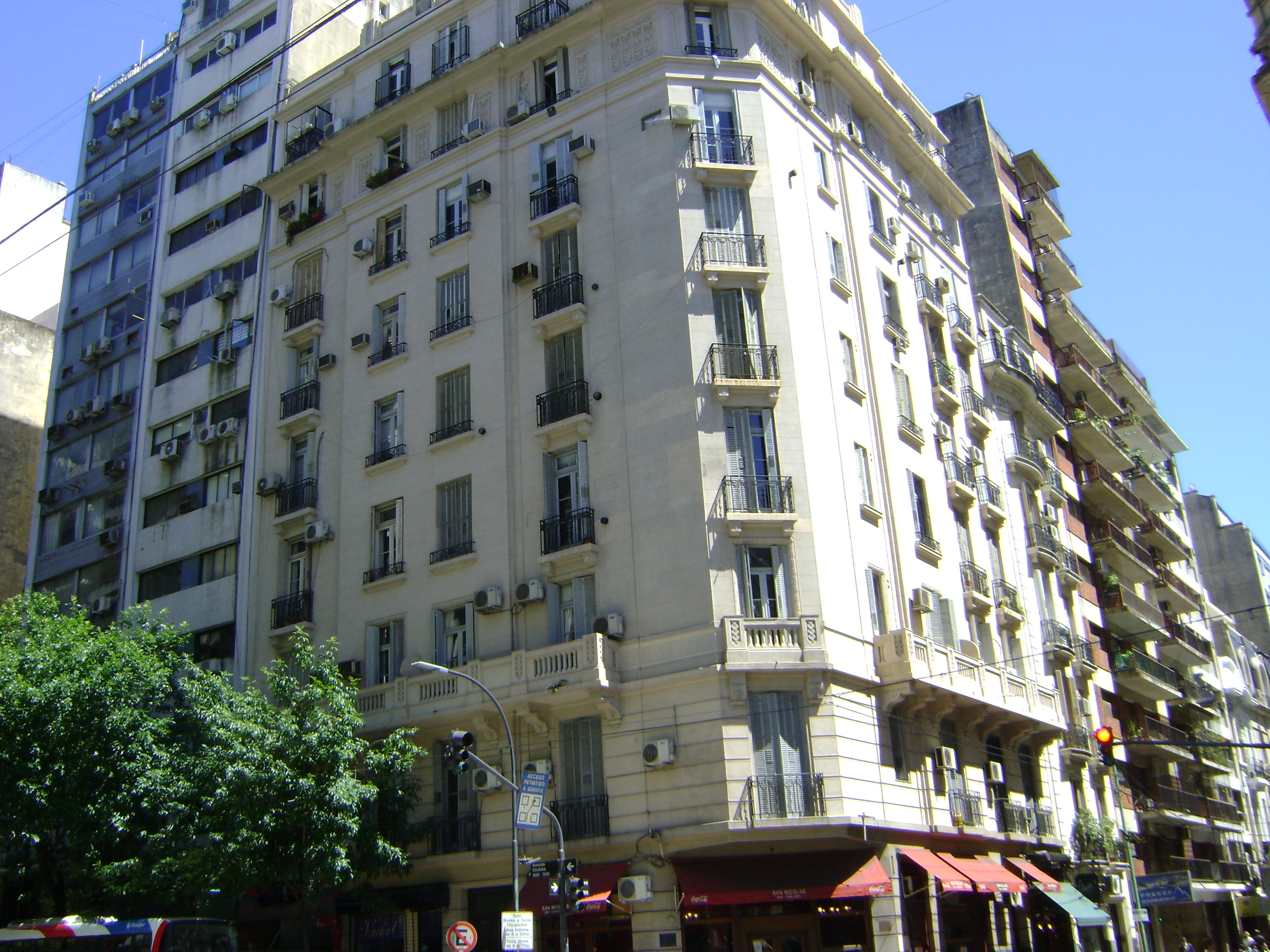 Ext. apto- 92 m2 propios Pal. semi prov. dep.,baño y entrada ser. Entrepiso en un ambiente