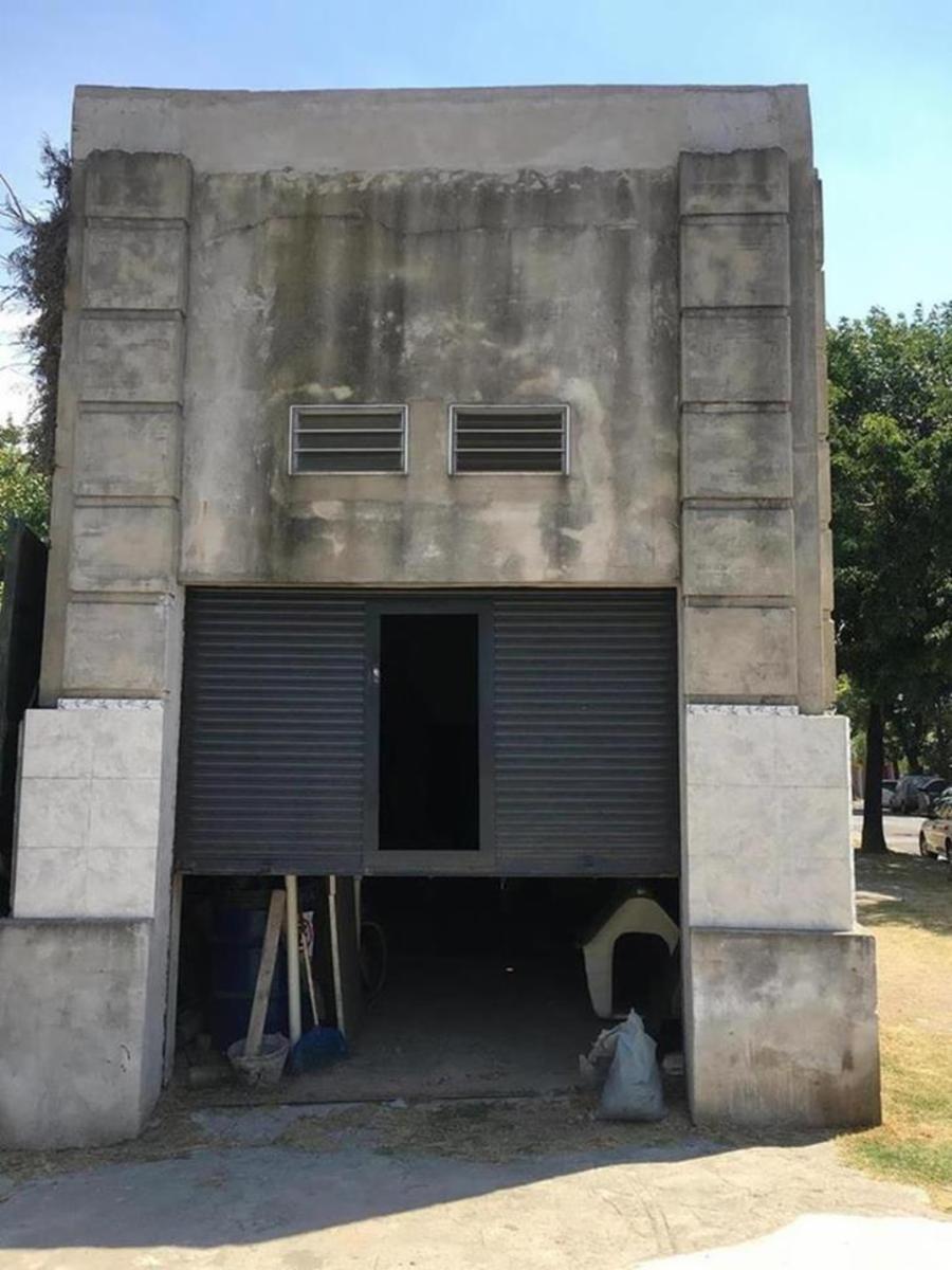 Francisco Bilbao 2701, CABA/ Local + casa 3 ambientes + 2 cocheras/ Todo u$s 295.000