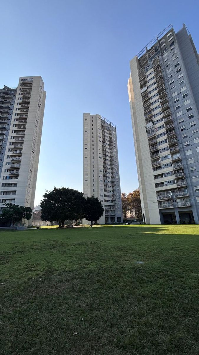 VENTA DEPTO 3 AMB. CON COCHERA EN EDIFICIO CON AMENITIES