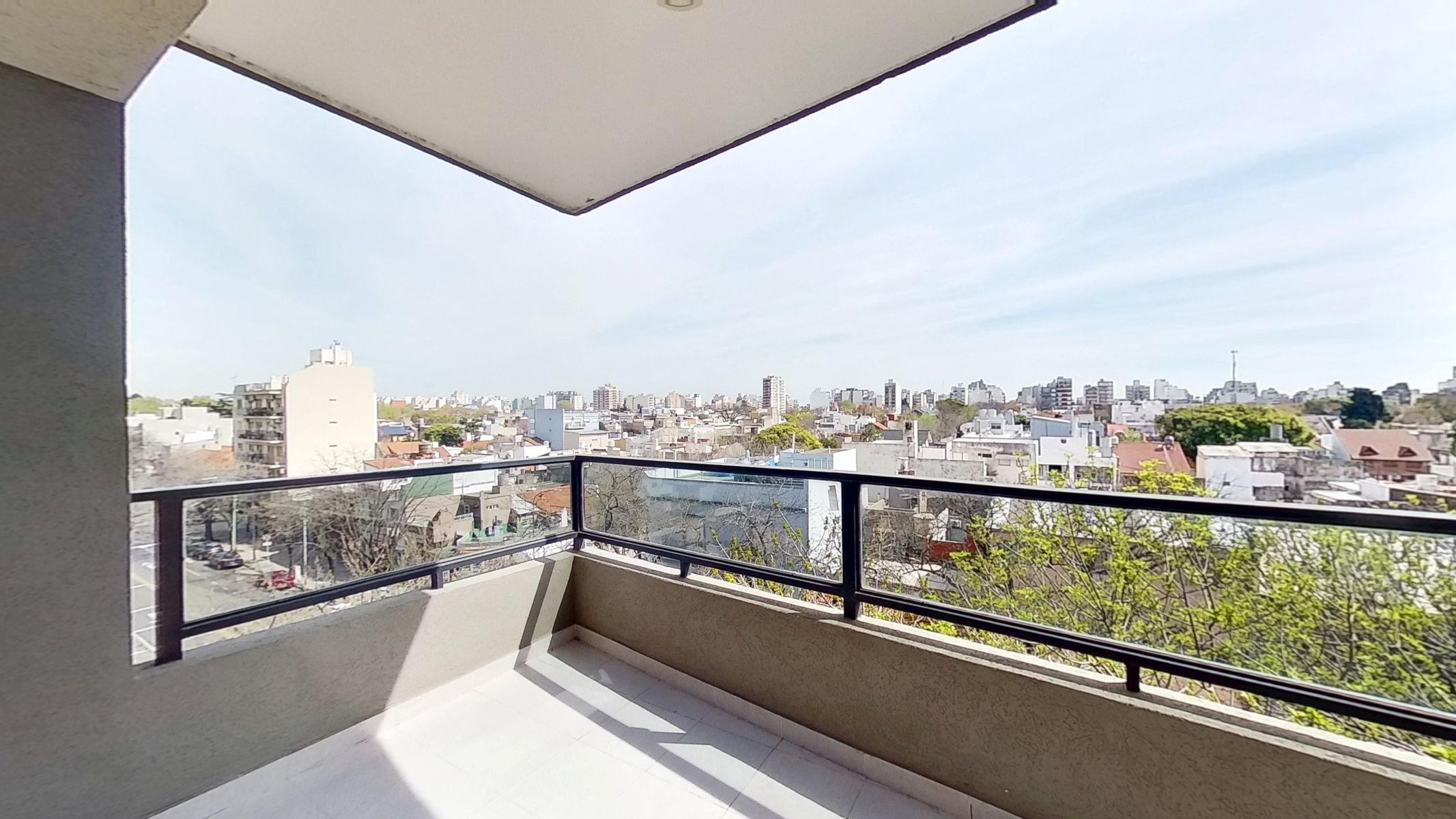 DEPARTAMENTO 3 AMBIENTES SEMI PISO C/BALCÓN Y LAVADERO