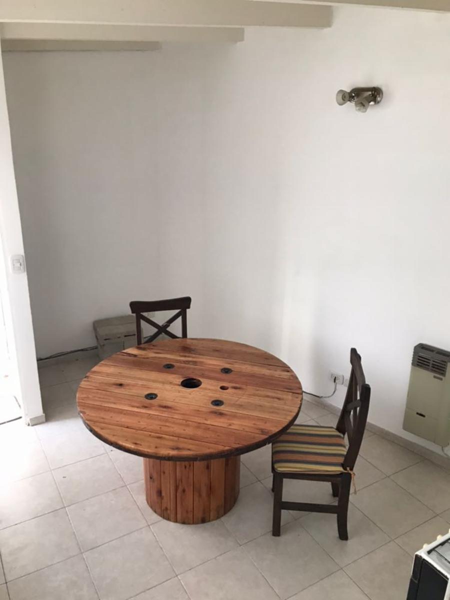 Departamento de pasillo - Barrio Parque