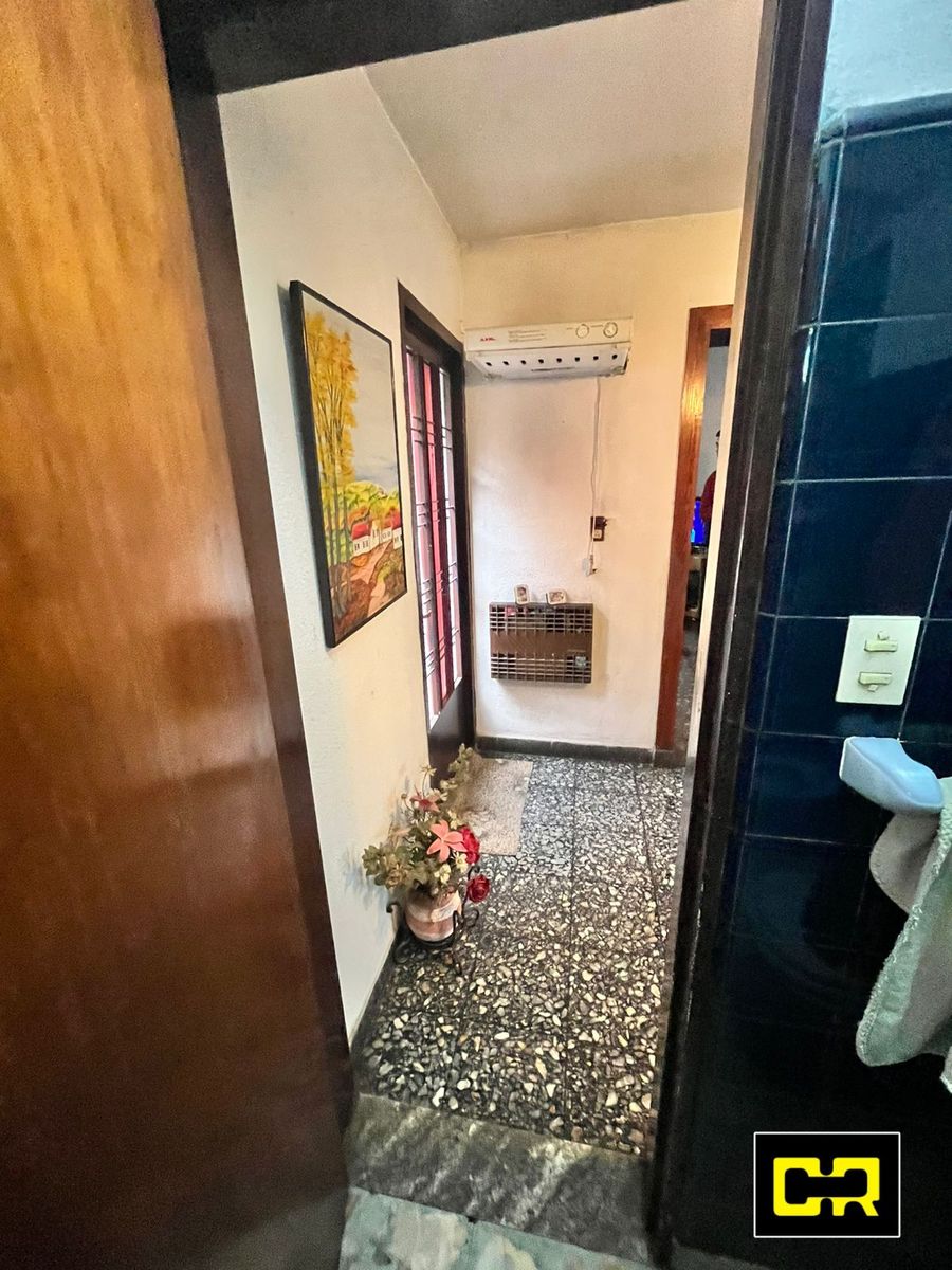 Muy linda casa lote propio de 3 ambientes.