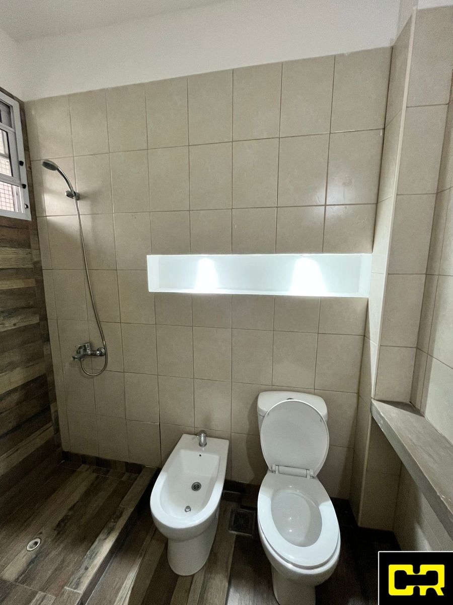 Excelente Departamento de 2 Ambientes reciclado con Gran Patio.