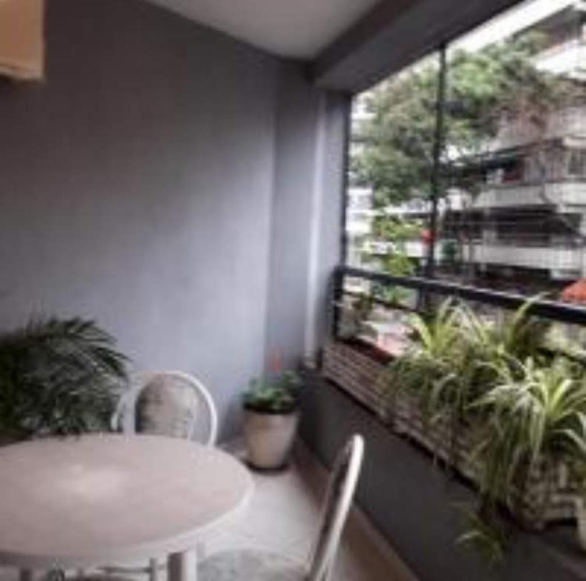 SE VENDE SEMIPISO DE 2 AMB AL FRENTE EN AV. ELCANO Y CRAMER