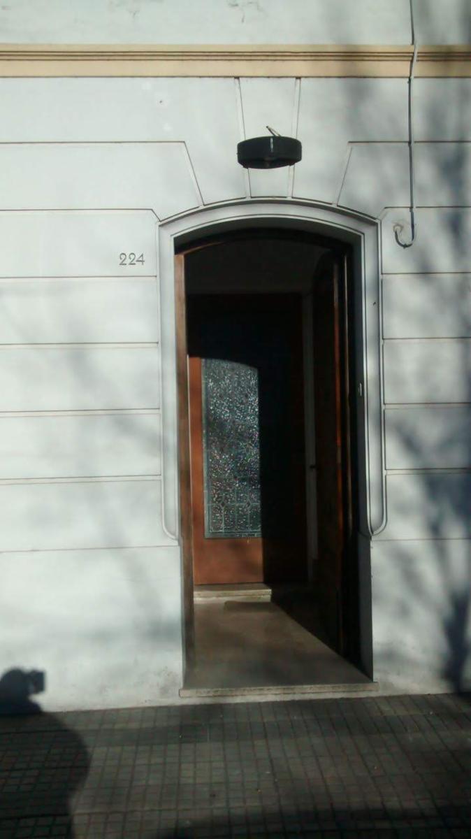 SE VENDE PH 2 DORMITORIOS ZONA PLAZA MATHEU