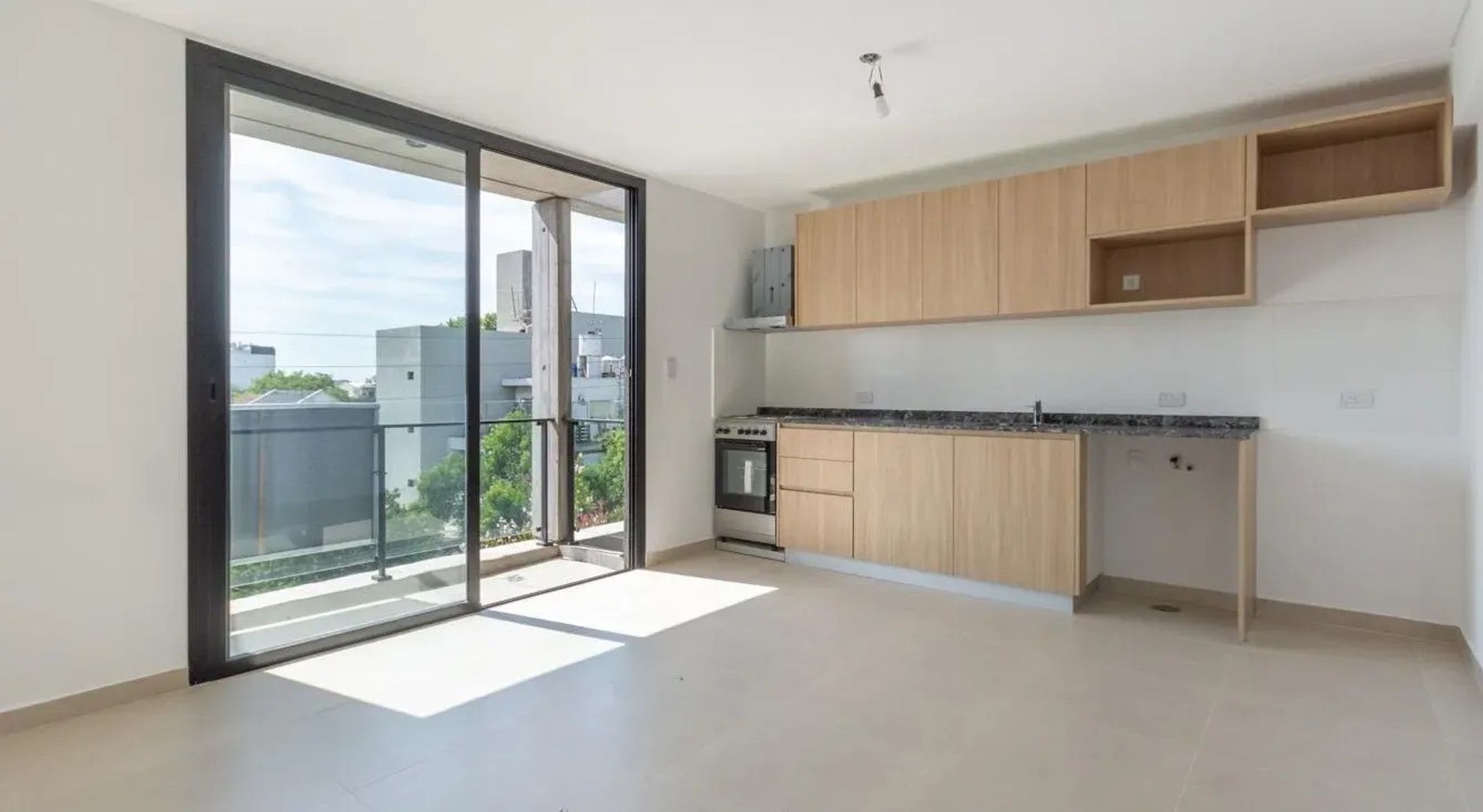 VENTA - DEPARTAMENTO SEMI PISO DOS AMBIENTES A ESTRENAR CON BALCON MORON