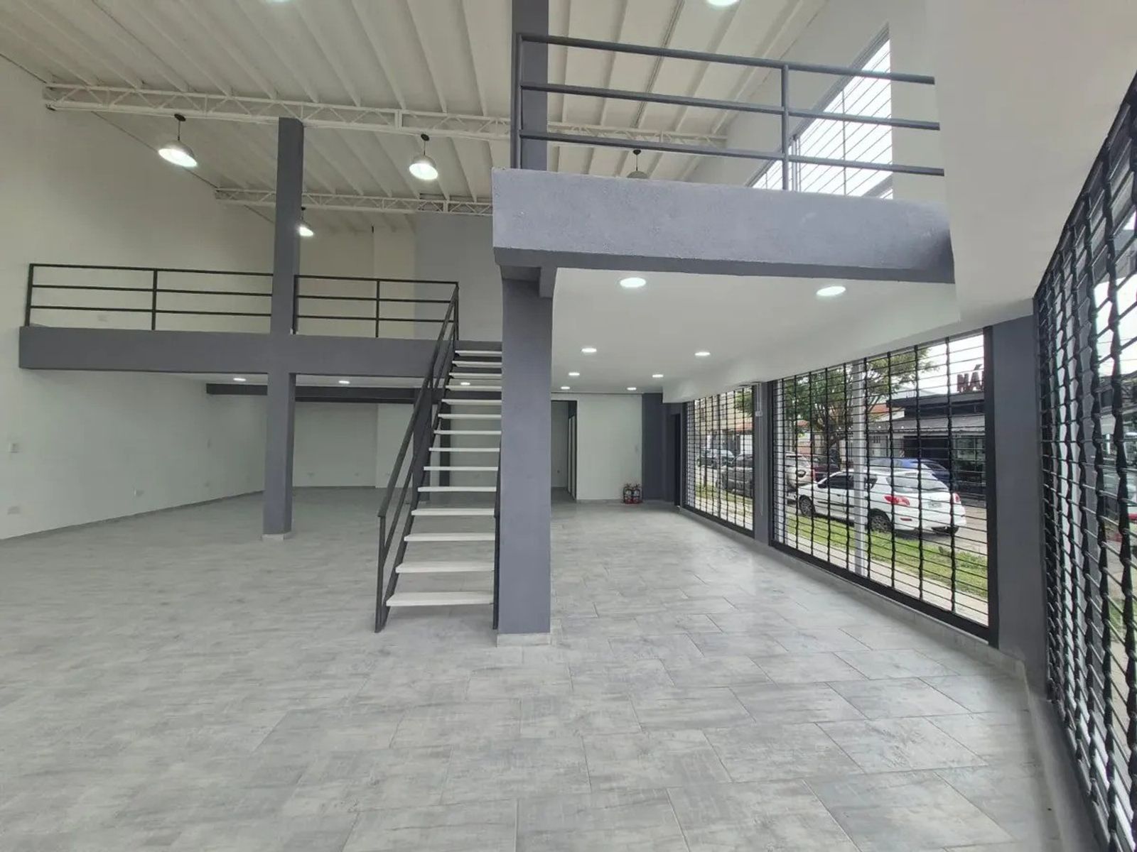 ALQUILER - LOCAL COMERCIAL CENTRICO VILLA LUZURIAGA