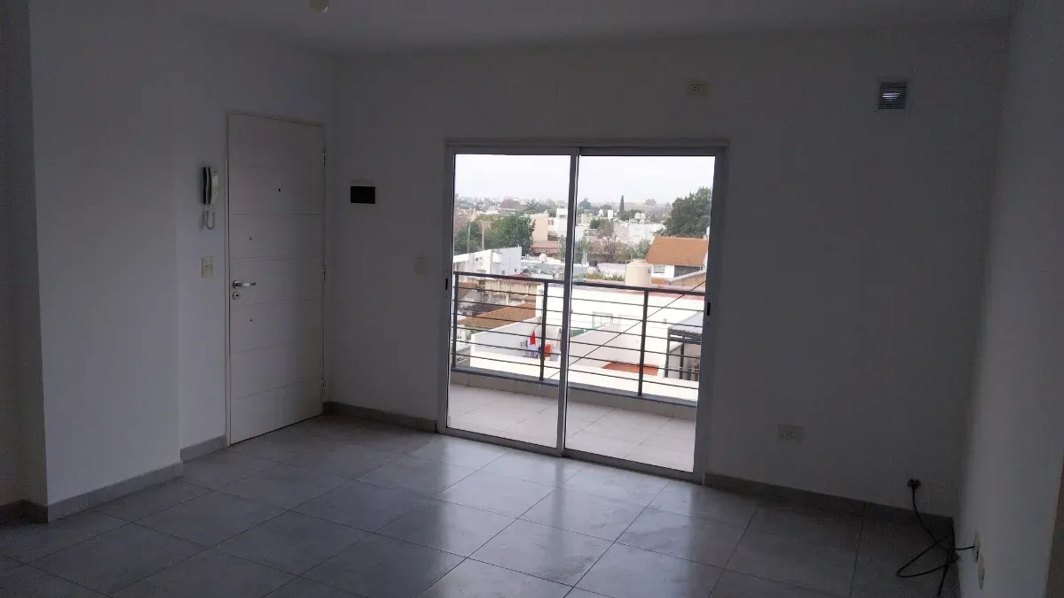 ALQUILER - DEPARTAMENTO 2 AMBIENTES CON TERRAZA HAEDO