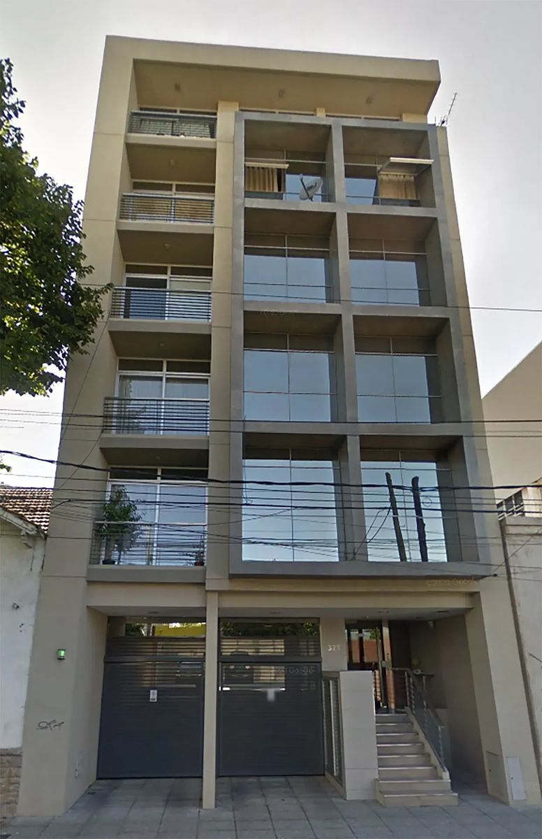 ALQUILER - DEPARTAMENTO 2 AMBIENTES SEMIPISO CON BALCON MORON
