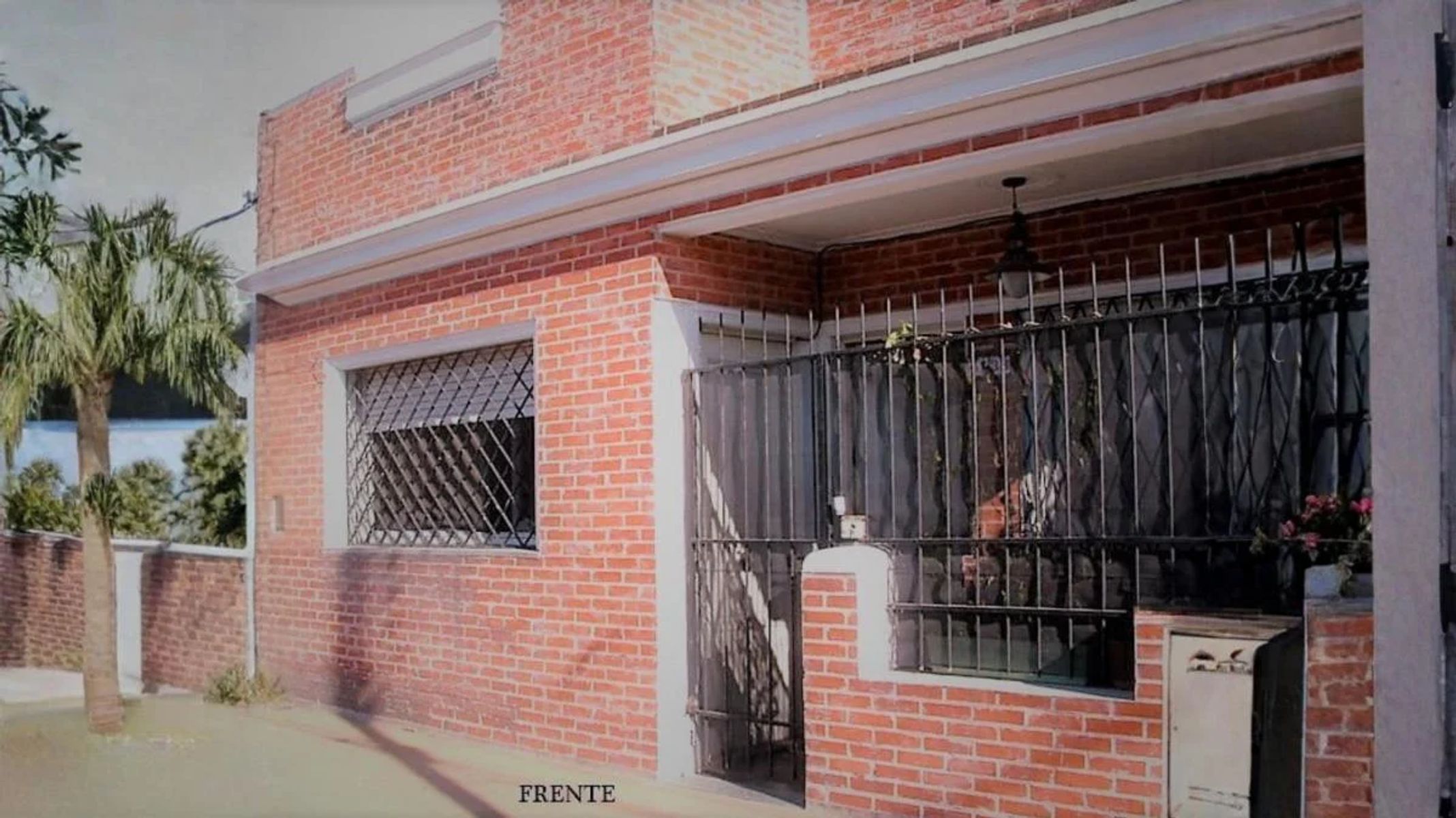 VENTA - CASA 7 AMBIENTES CON PATIO,TERRAZA Y COCHERA CASEROS