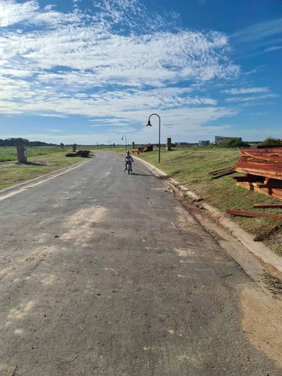 VaqueraPropiedades vende lote en barrio cerrado El Naudir de Escobar