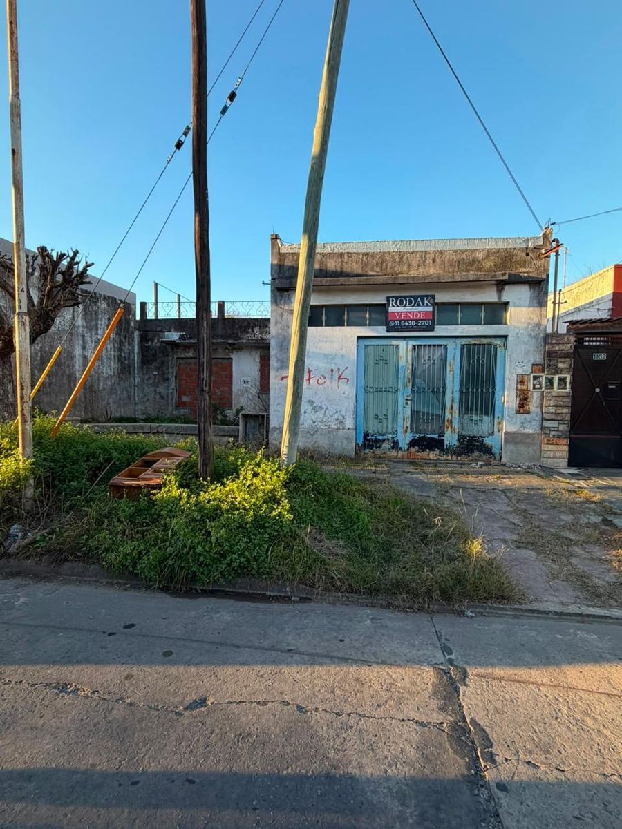 SE VENDE LOTE EN VILLA LUZURIAGA