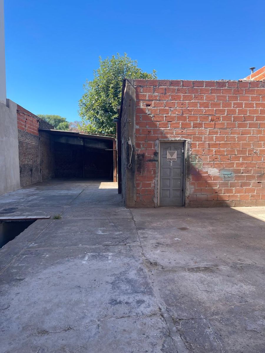 SE ALQUILA GALPON EN VILLA LUZURIAGA