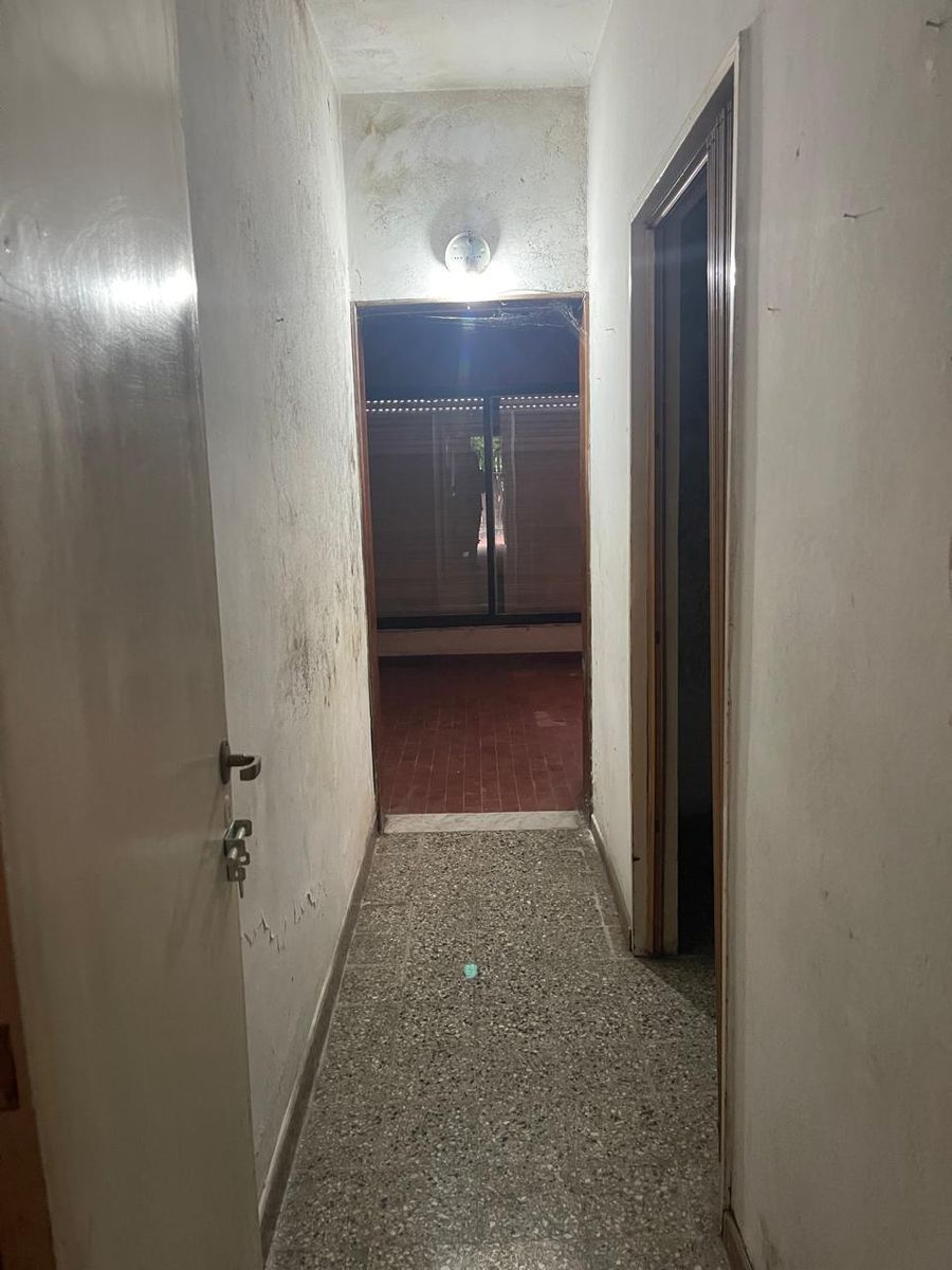 SE VENDE CASA A REFACCIONAR EN ISIDRO CASANOVA