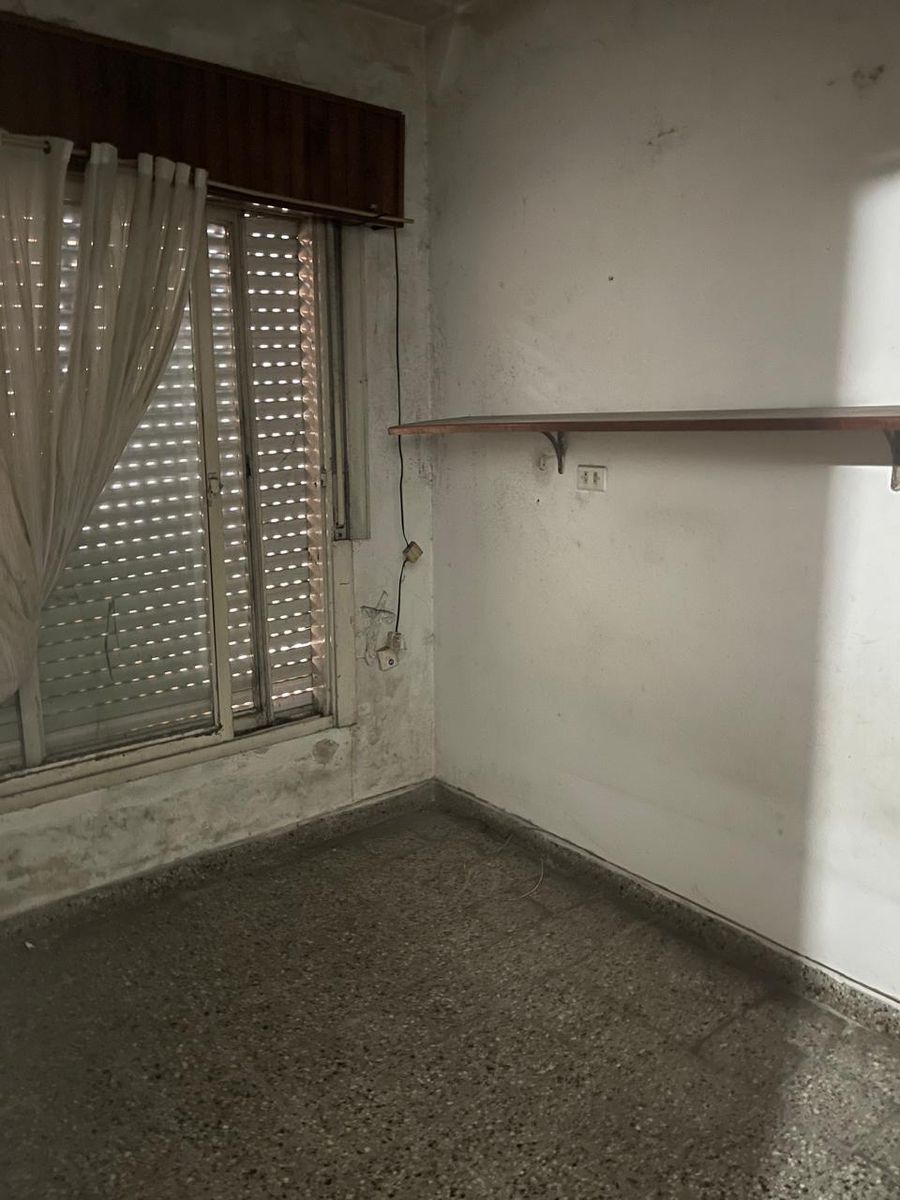 SE VENDE CASA A REFACCIONAR EN ISIDRO CASANOVA