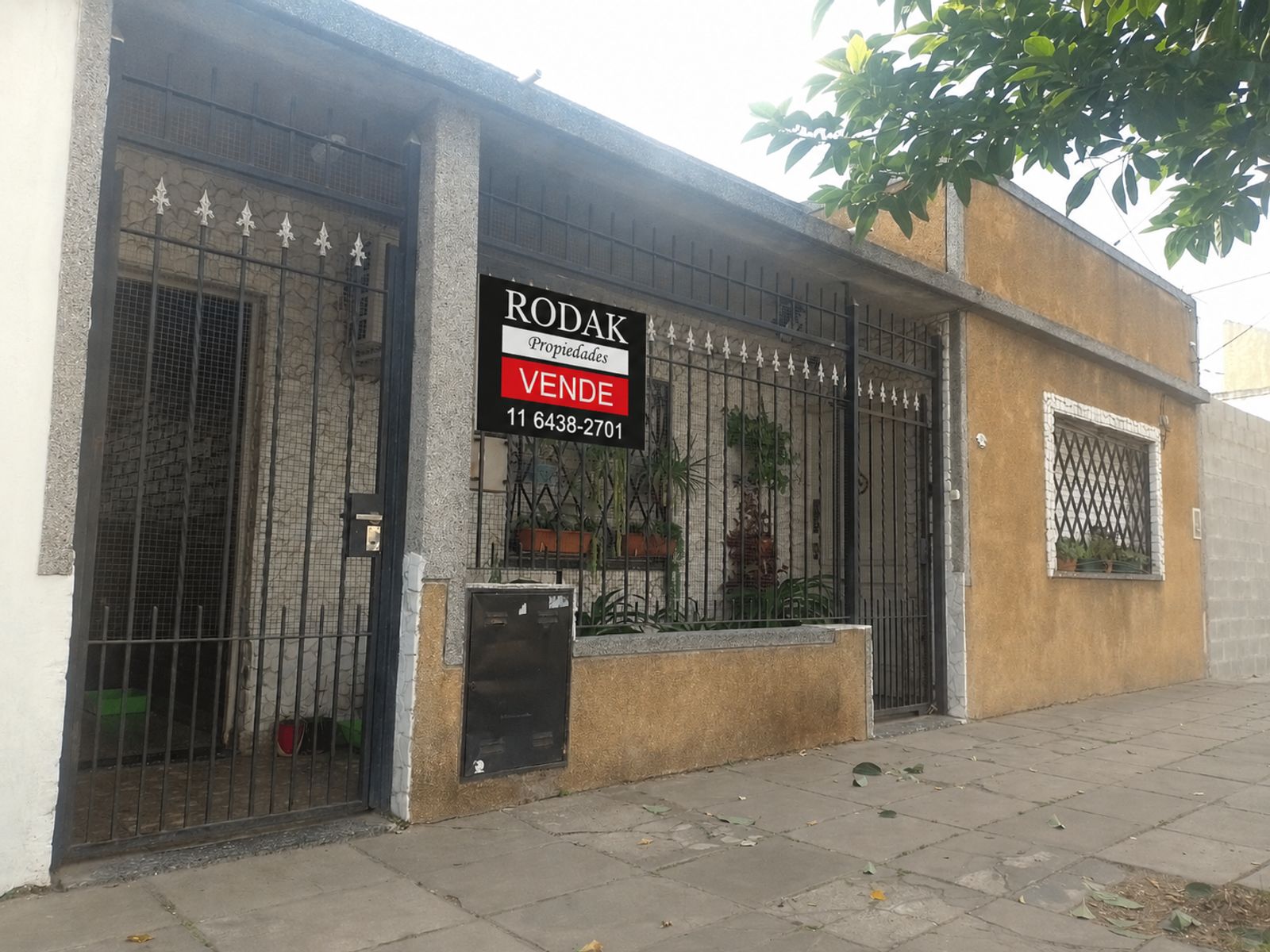 CASA EN VENTA 4 AMBIENTES EN VILLA LUZURIAGA