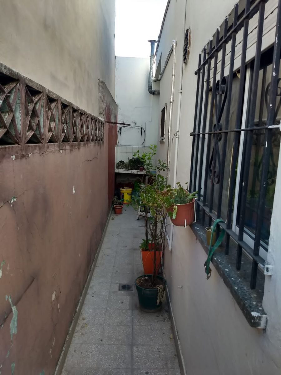 CASA EN VENTA 4 AMBIENTES EN VILLA LUZURIAGA