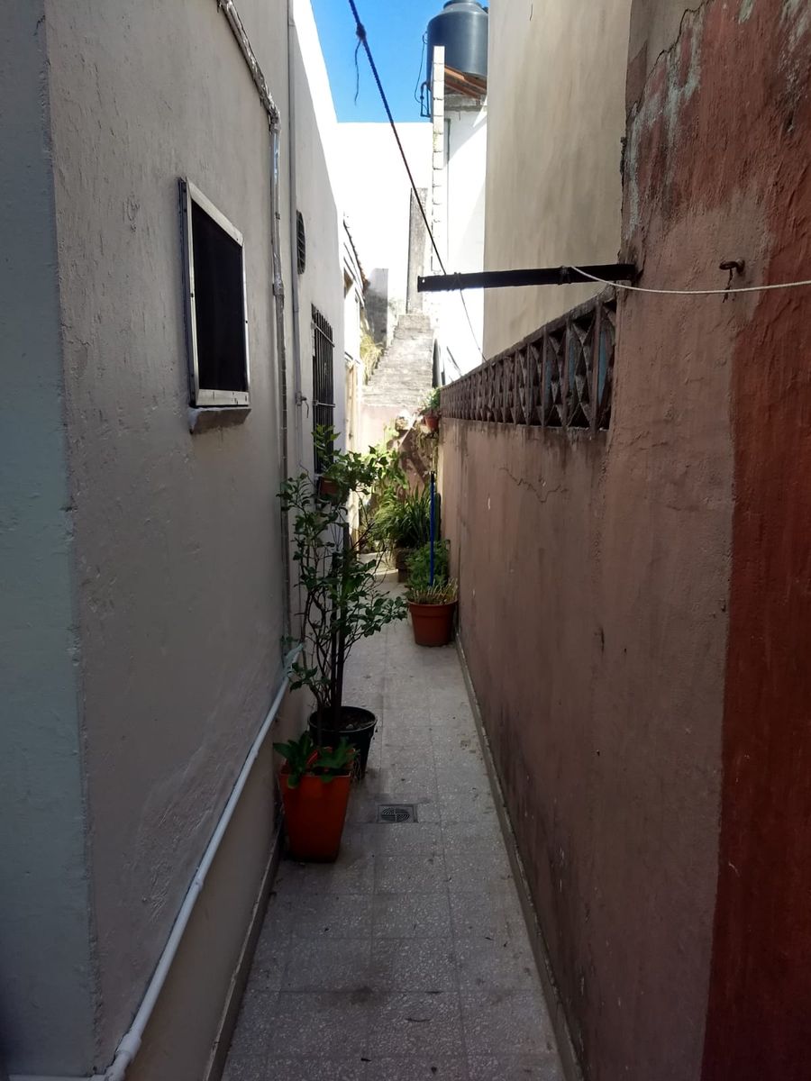 CASA EN VENTA 4 AMBIENTES EN VILLA LUZURIAGA