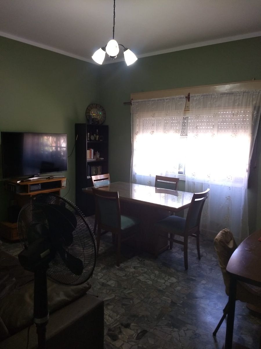 CASA EN VENTA 4 AMBIENTES EN VILLA LUZURIAGA