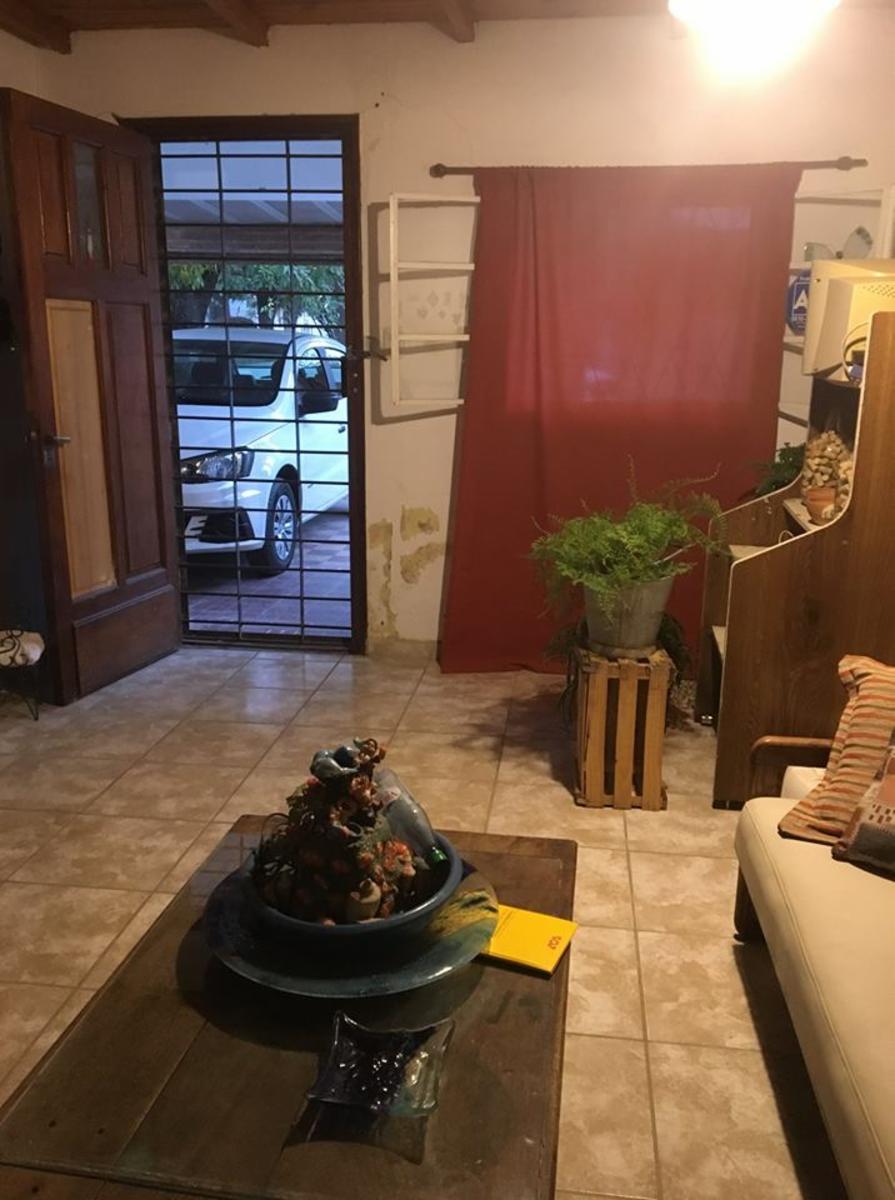 SE VENDE EXCELENTE PROPIEDAD DE DOS DORMITORIOS - BARRIO PELLEGRINI- ALTA GRACIA