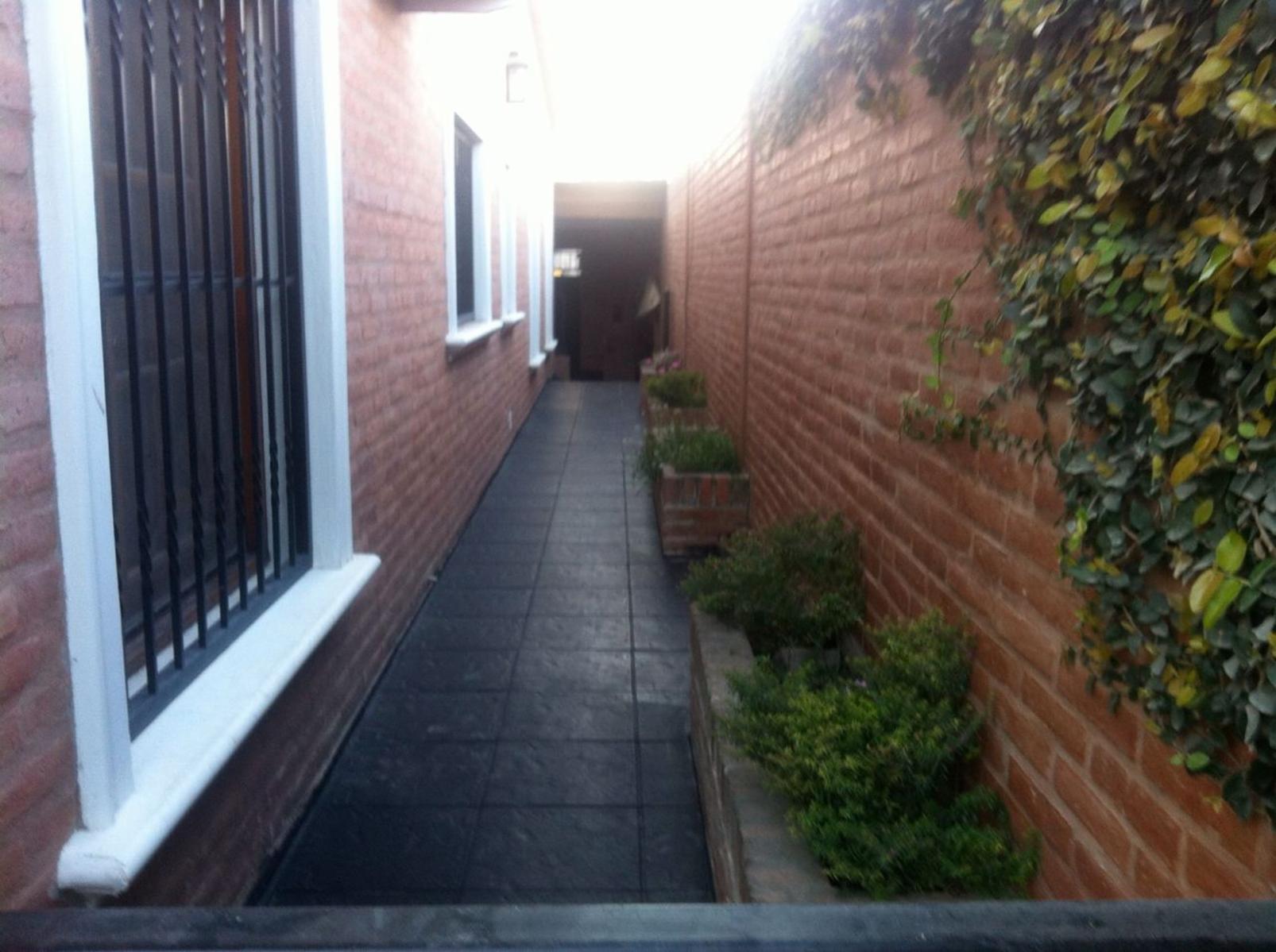 SE VENDE EXCELENTE PROPIEDAD DE TRES DORMITORIOS / ALTA GRACIA